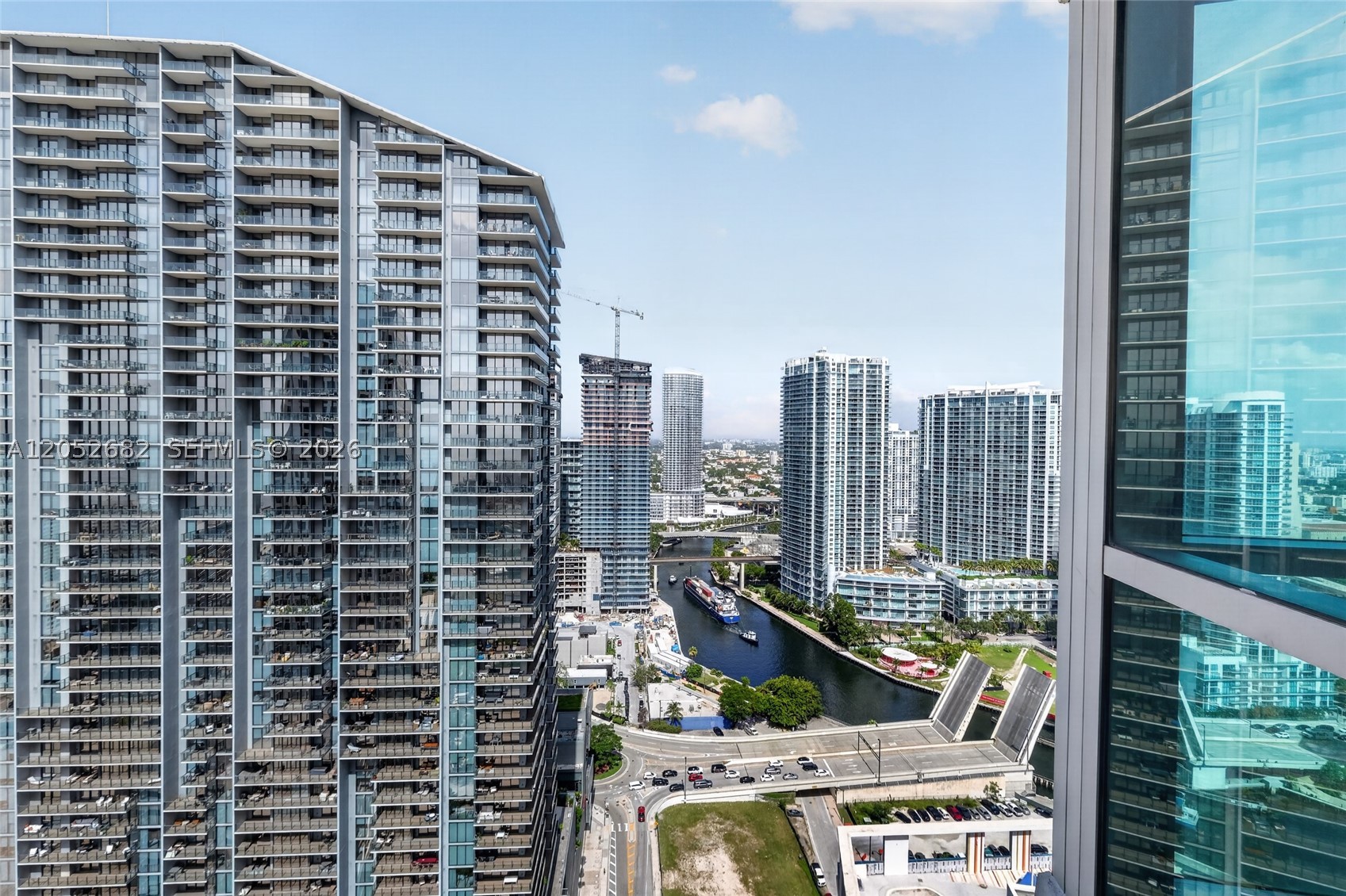 55 SE 6th St #3802, Miami FL 33131