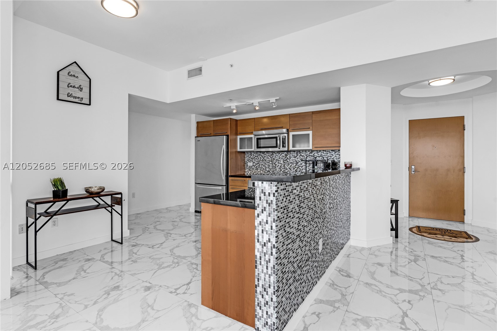 244 Biscayne Blvd #4708, Miami FL 33132