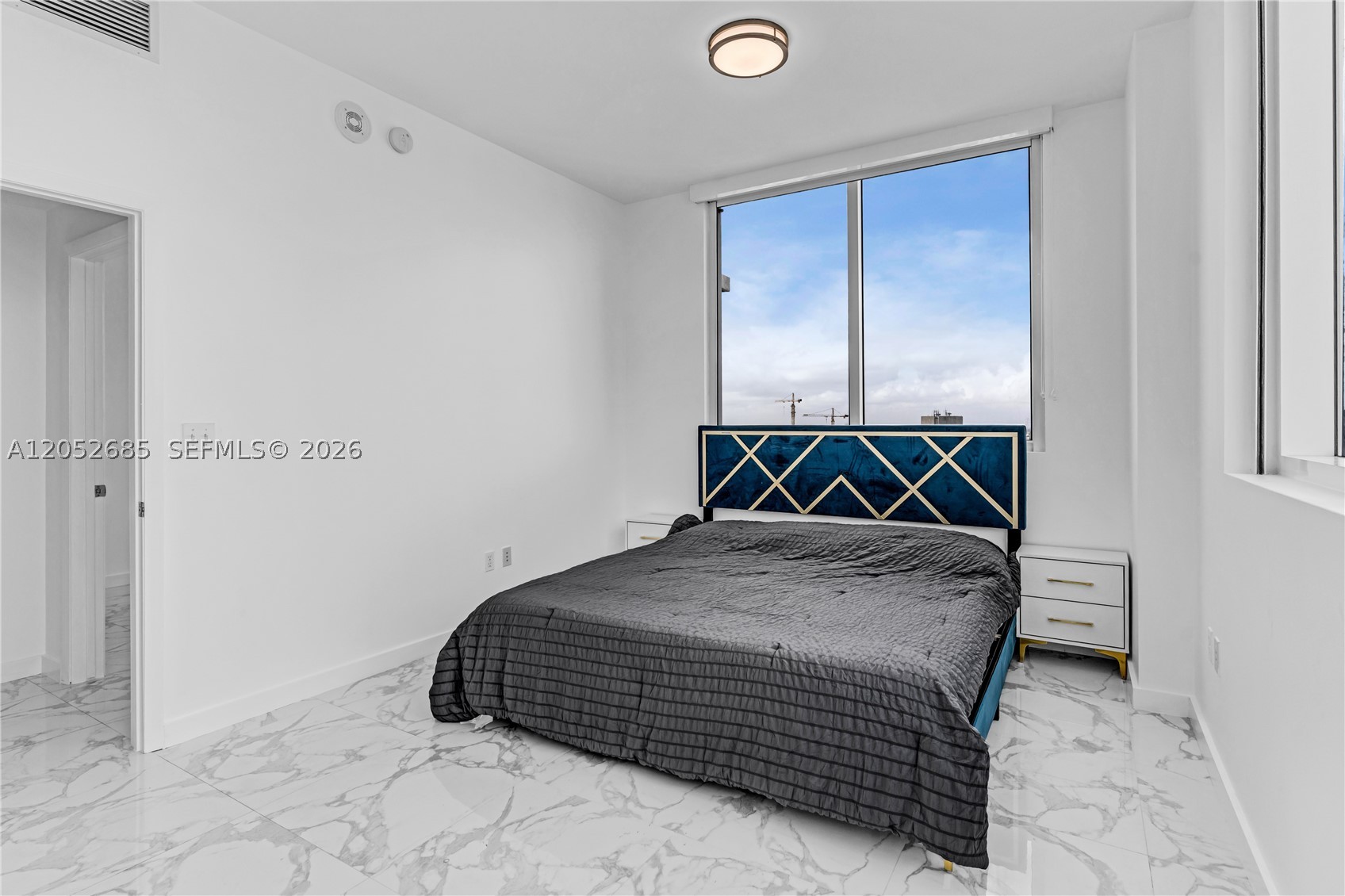 244 Biscayne Blvd #4708, Miami FL 33132
