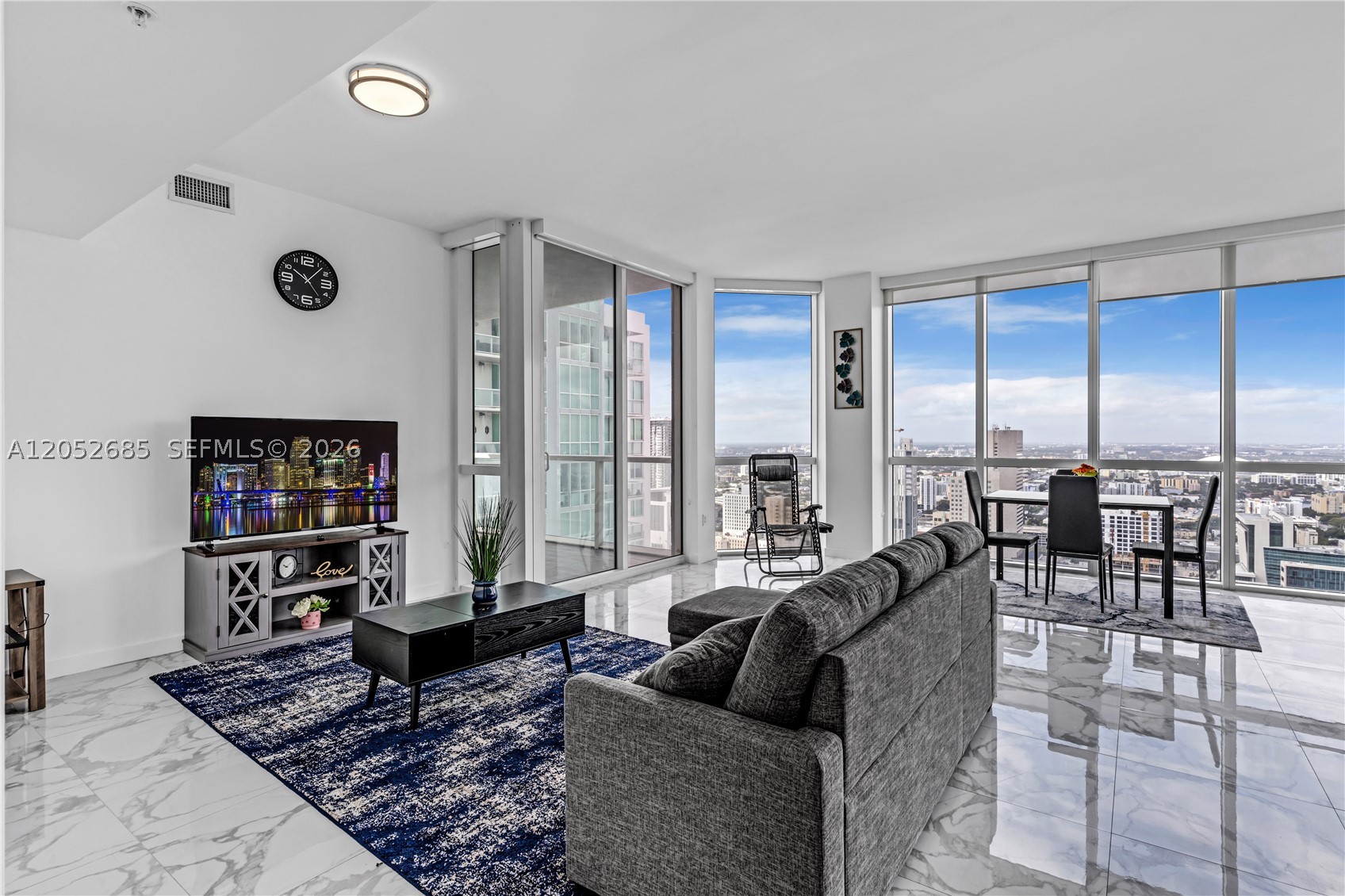 244 Biscayne Blvd #4708, Miami FL 33132