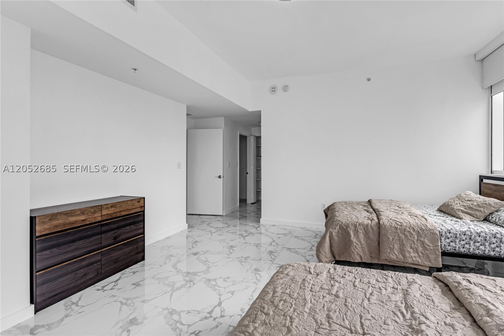 244 Biscayne Blvd #4708, Miami FL 33132