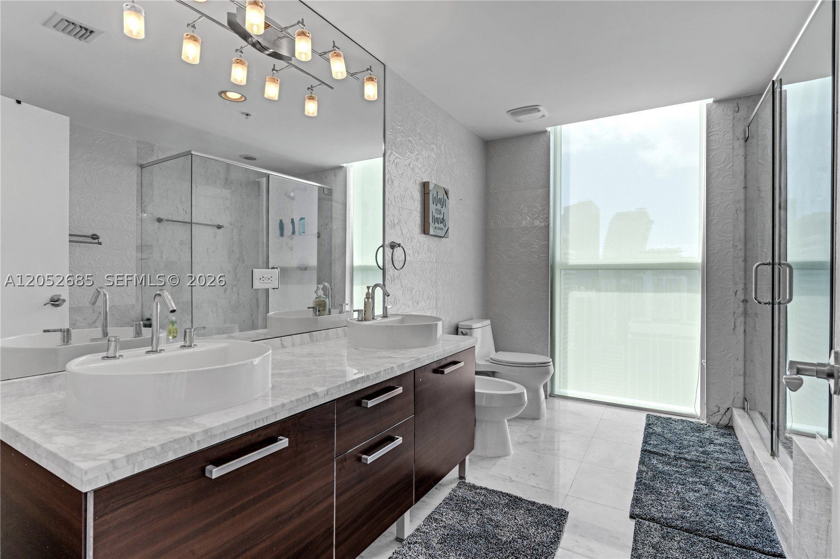 244 Biscayne Blvd #4708, Miami FL 33132