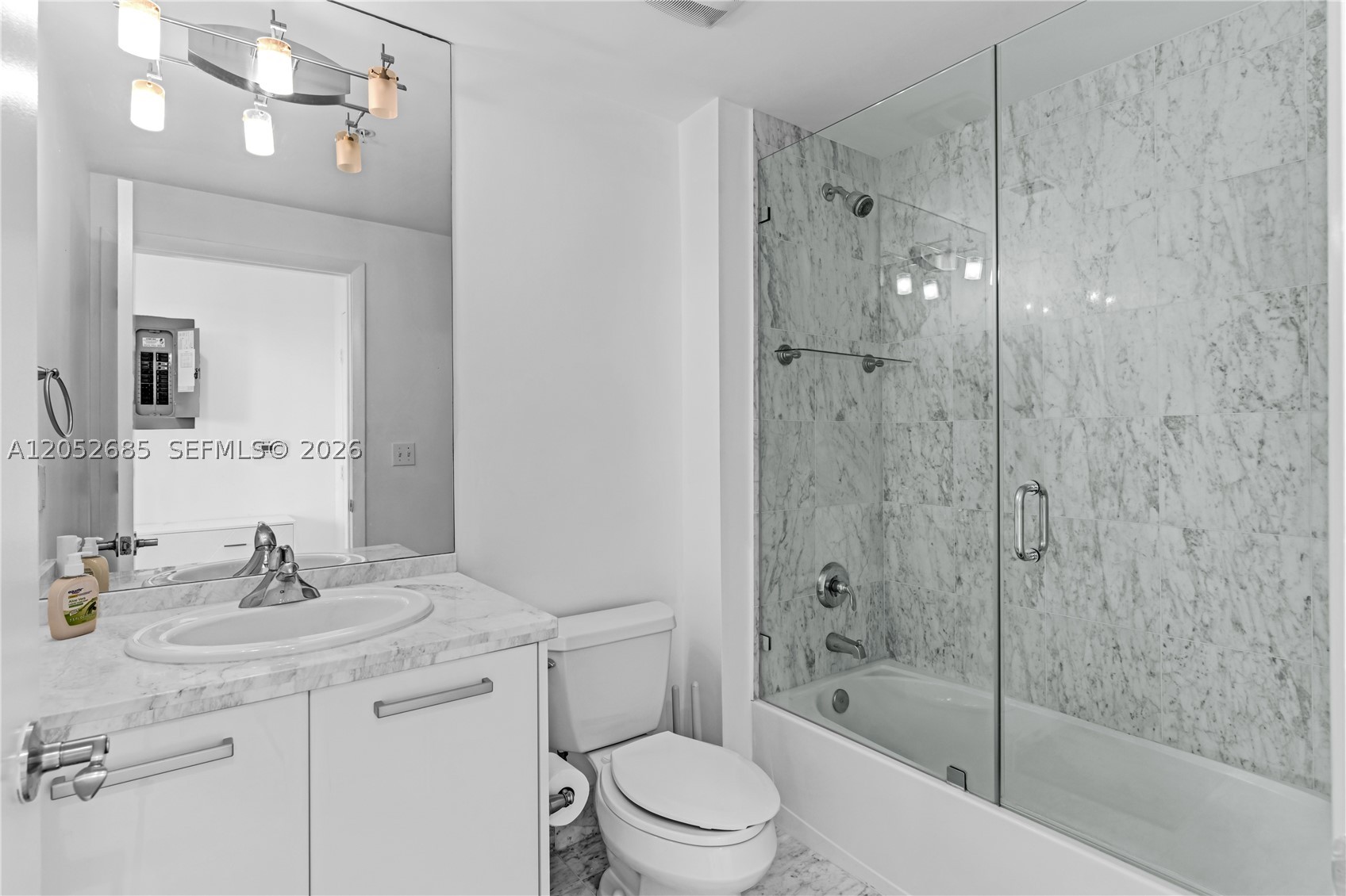 244 Biscayne Blvd #4708, Miami FL 33132