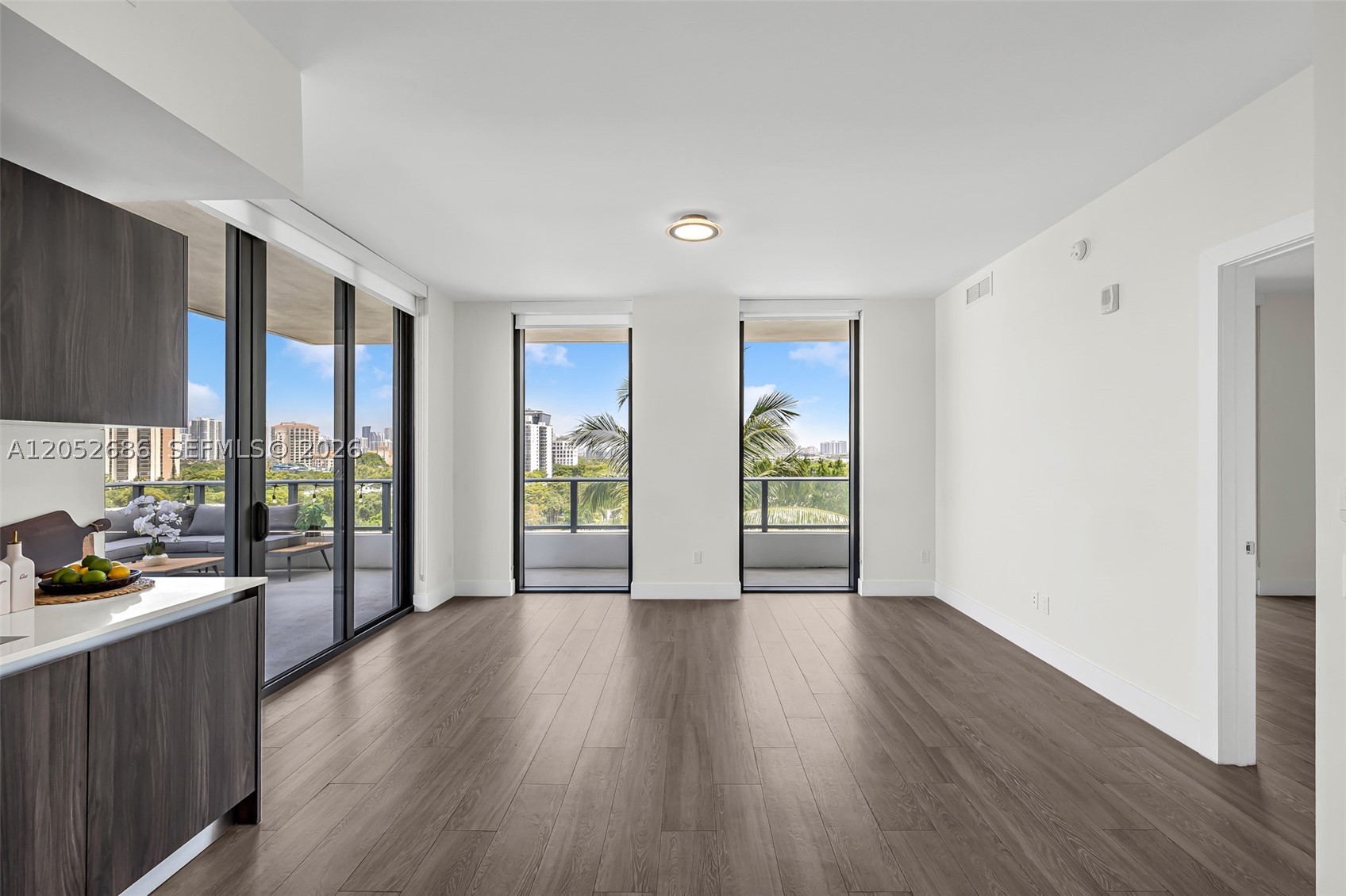 2960 NE 207th St #811, Aventura FL 33180