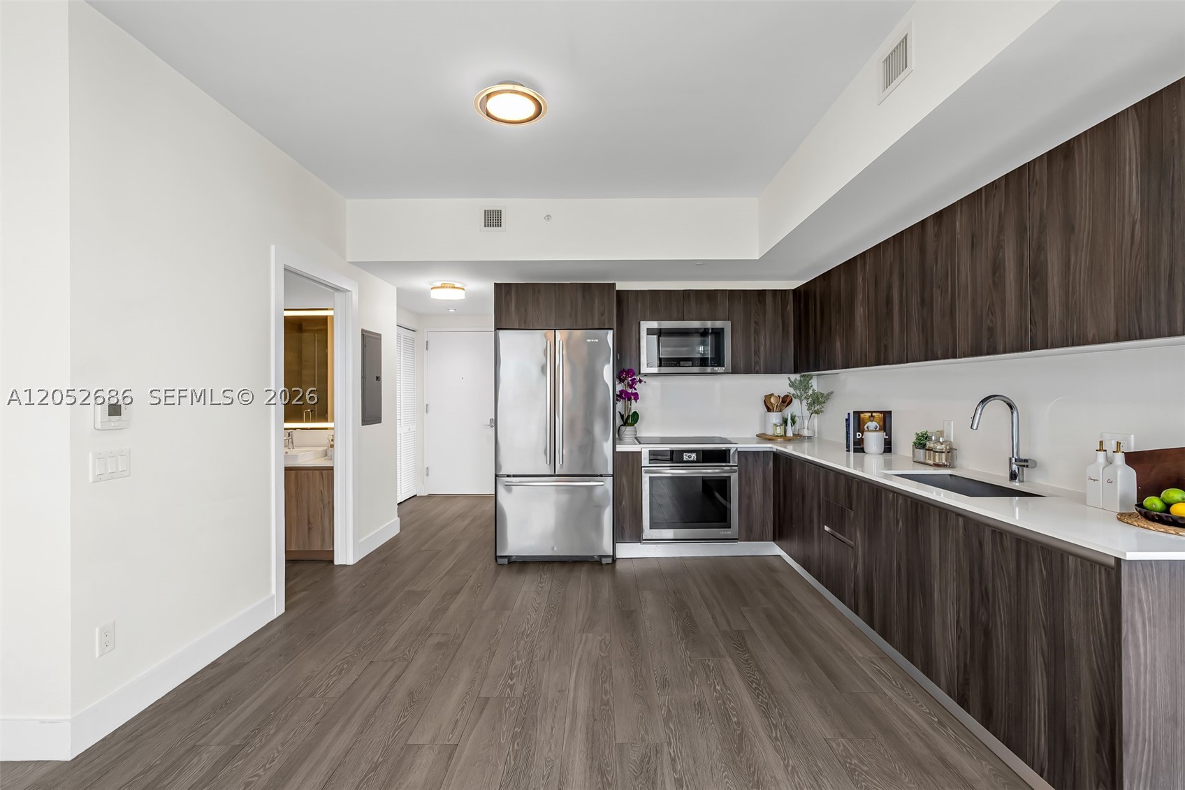 2960 NE 207th St #811, Aventura FL 33180