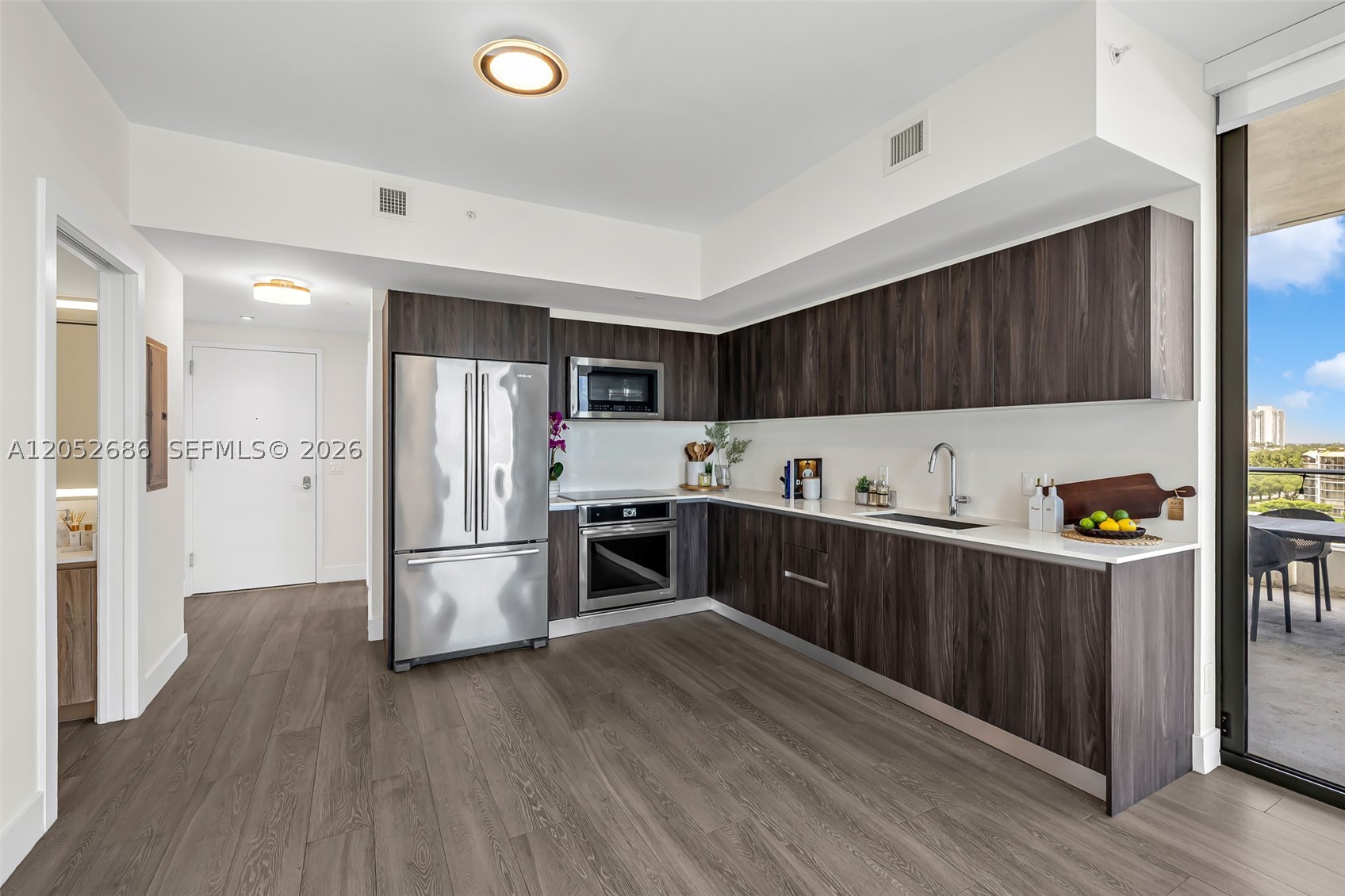 2960 NE 207th St #811, Aventura FL 33180