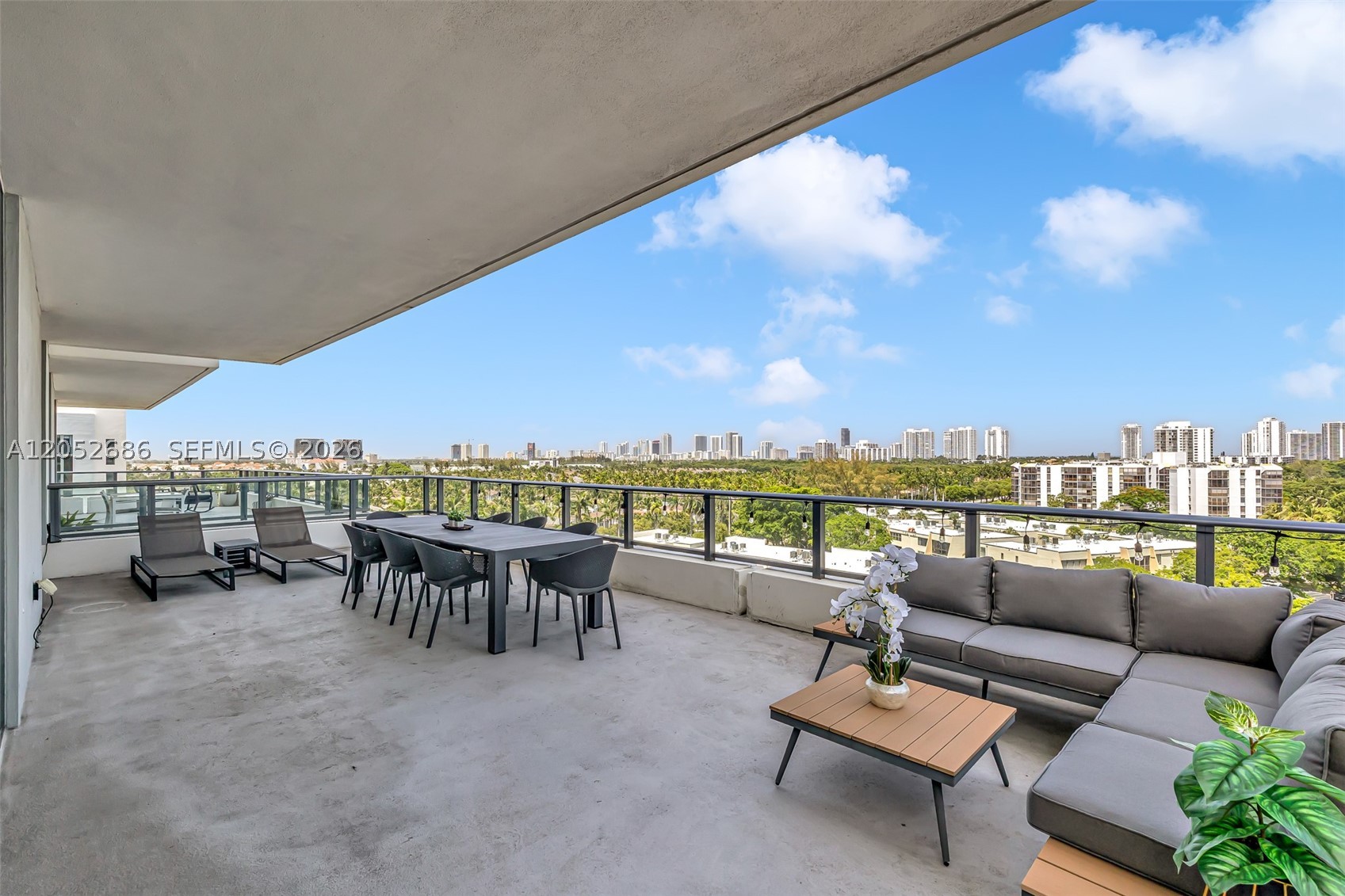 2960 NE 207th St #811, Aventura FL 33180