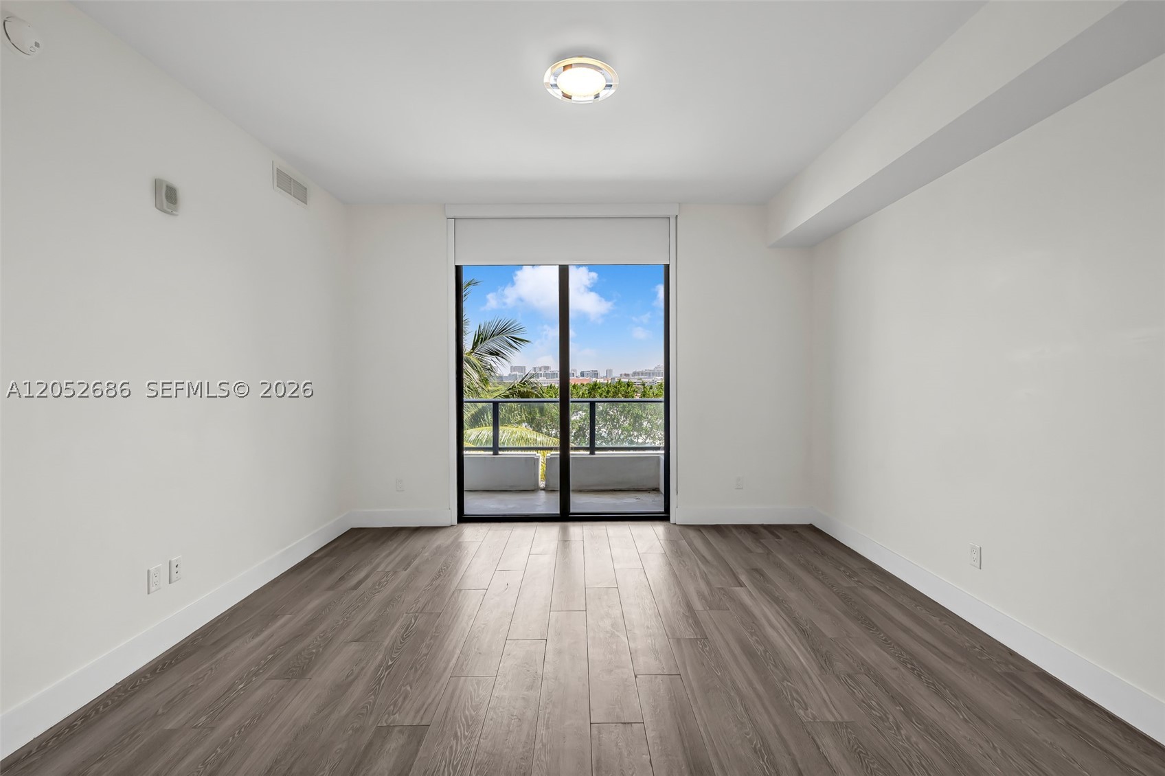 2960 NE 207th St #811, Aventura FL 33180
