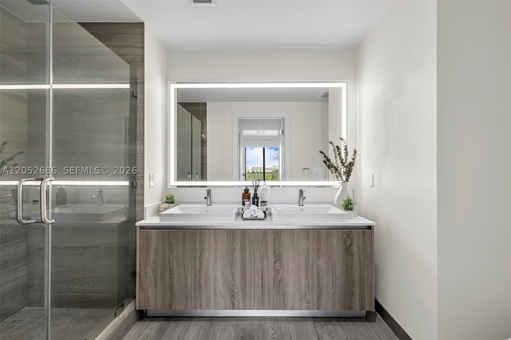 2960 NE 207th St #811, Aventura FL 33180