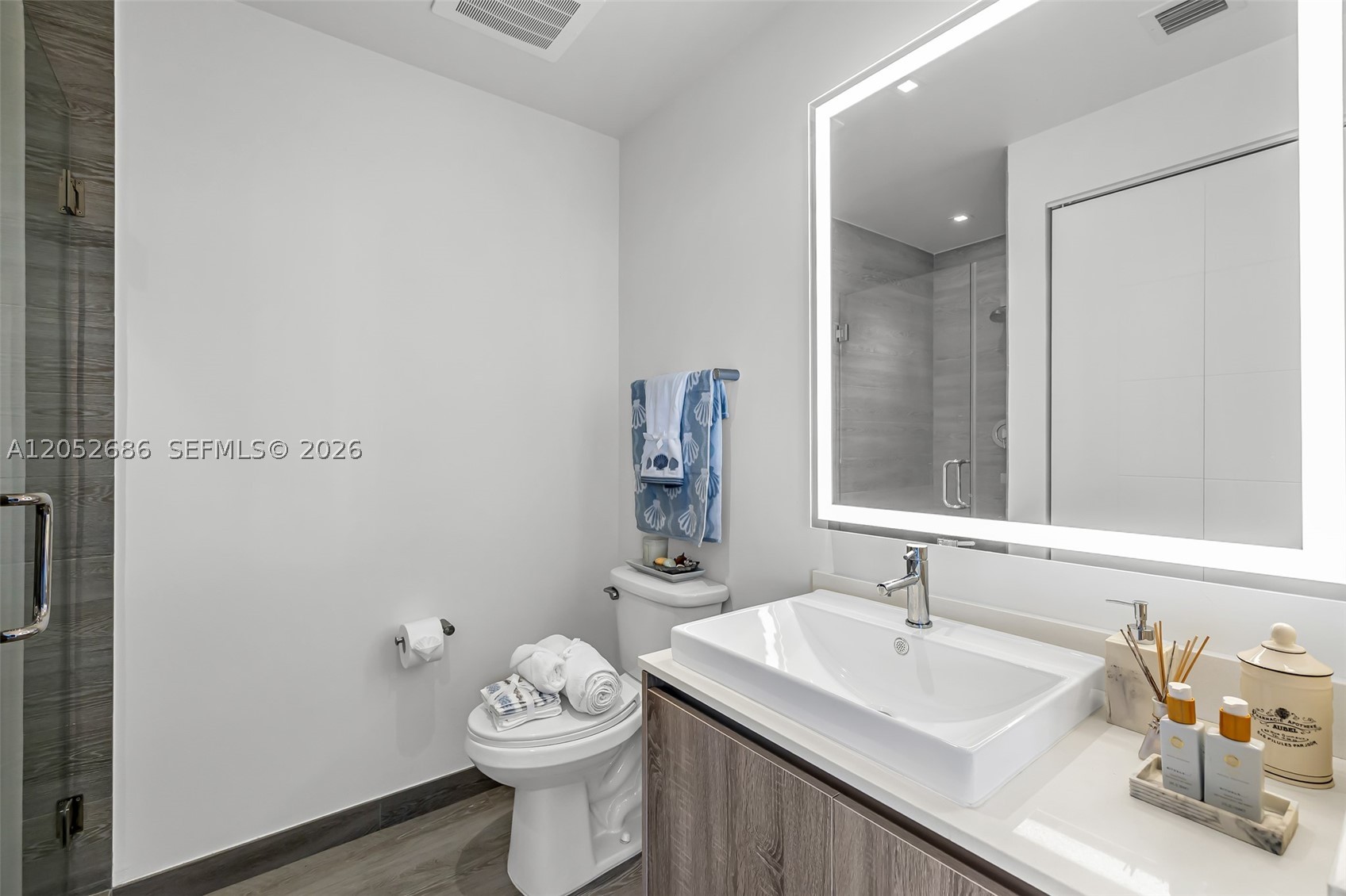 2960 NE 207th St #811, Aventura FL 33180