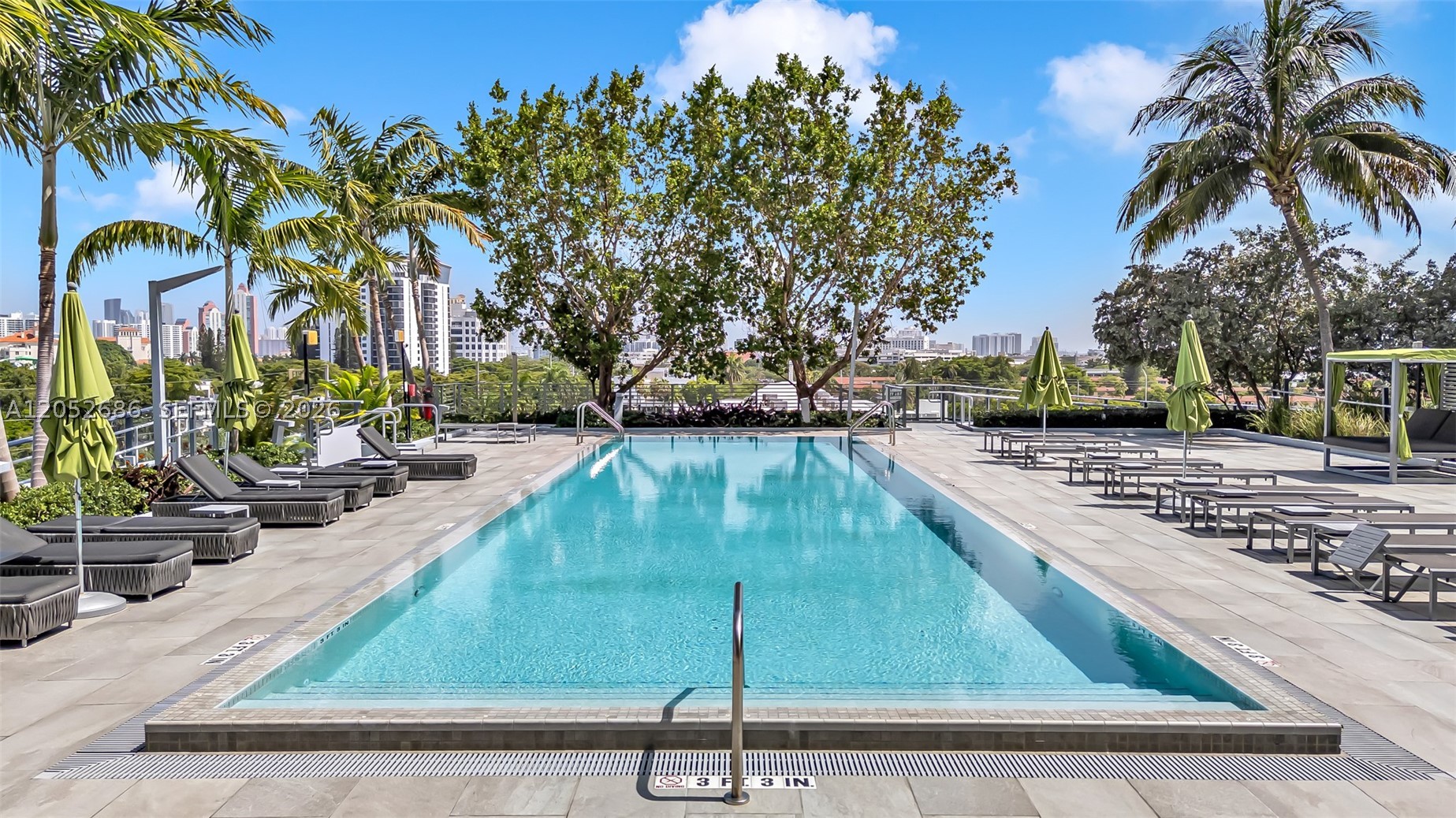 2960 NE 207th St #811, Aventura FL 33180