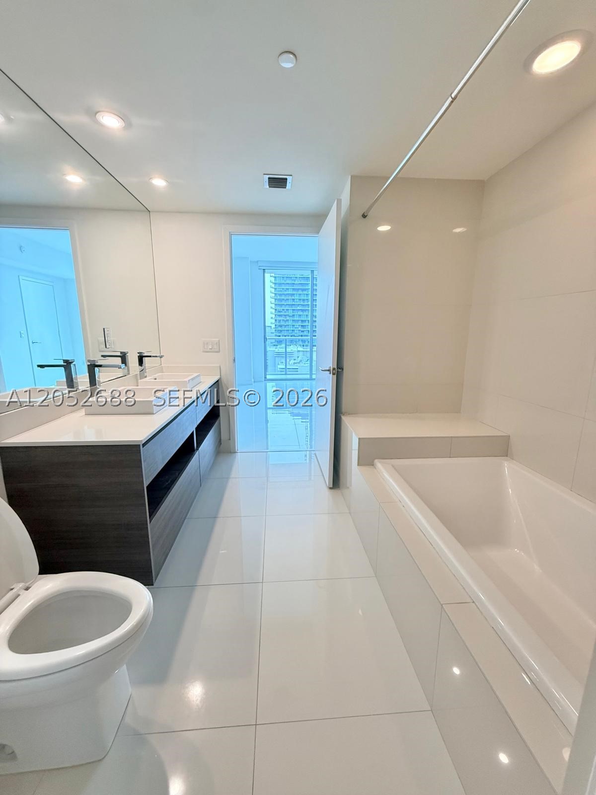 1100 S MIAMI AV #4103, Miami FL 33130