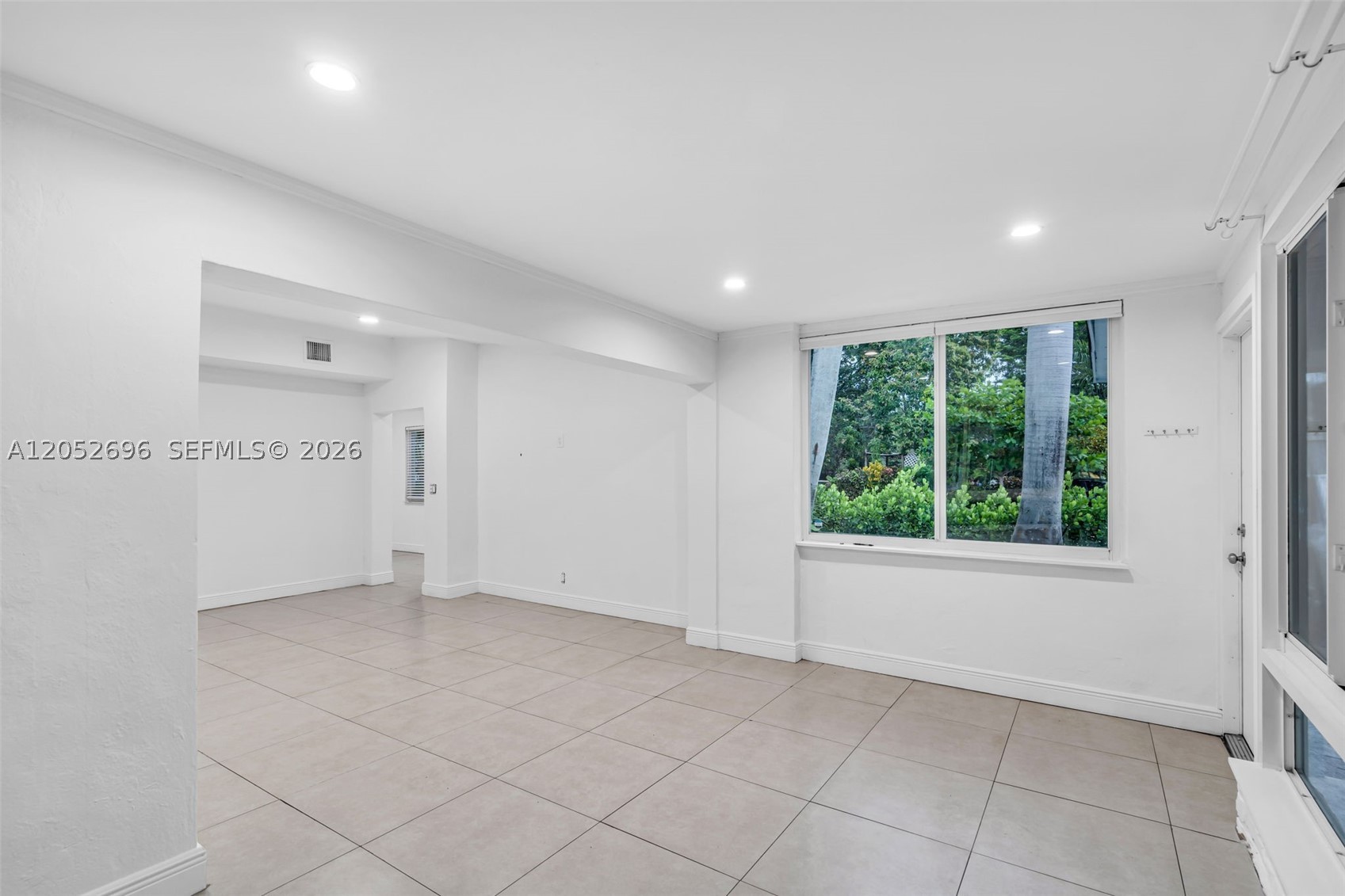 1580 NE 139th St, North Miami FL 33161
