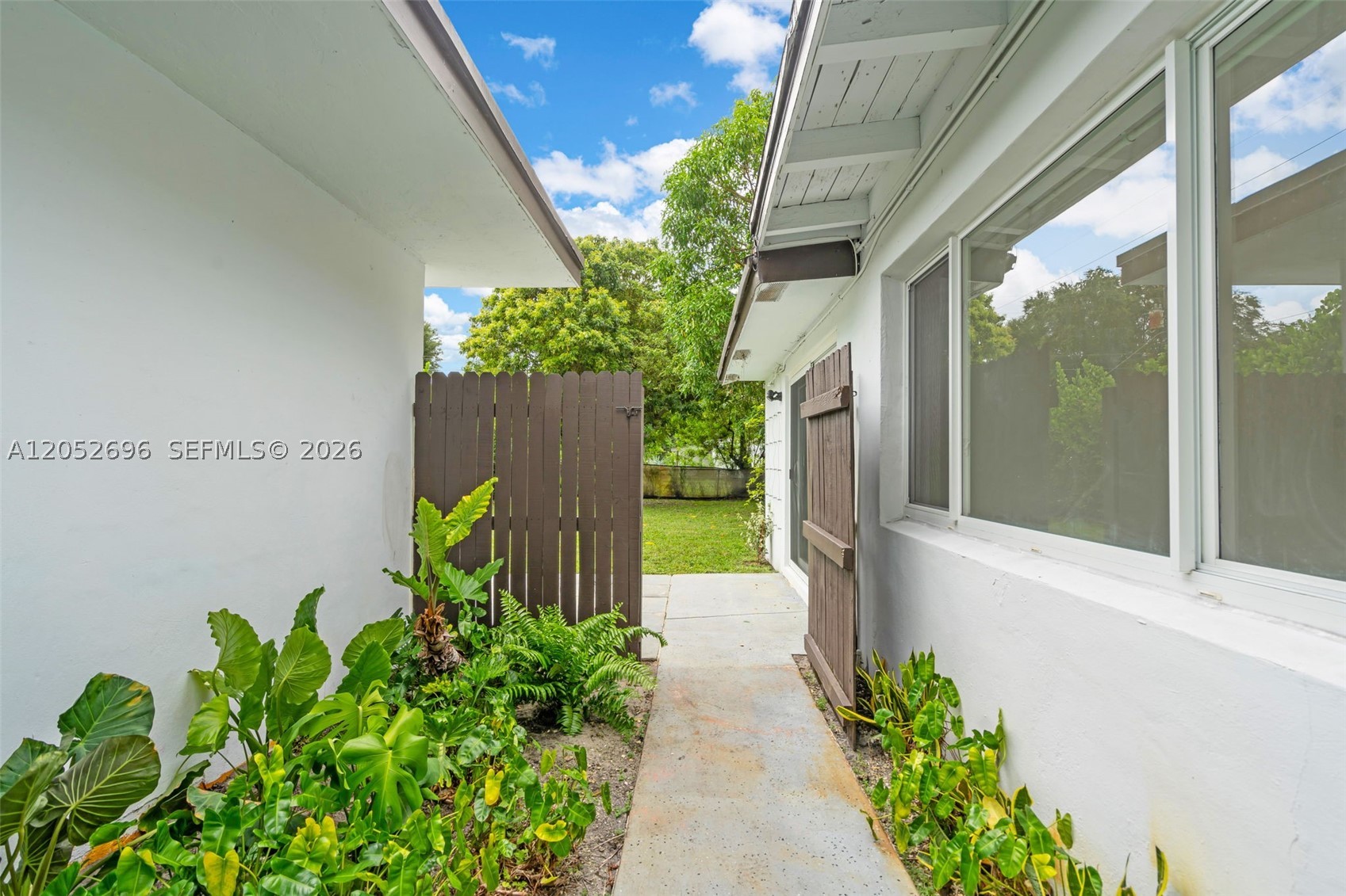 1580 NE 139th St, North Miami FL 33161