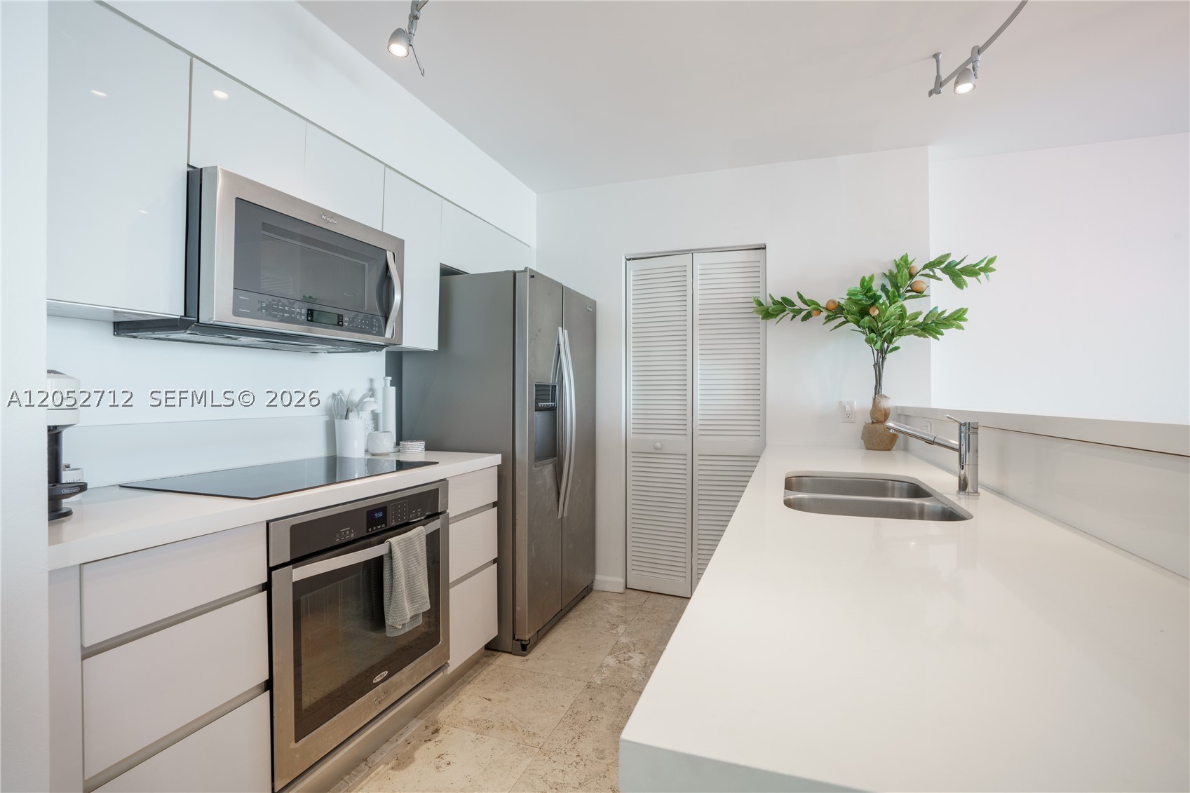 90 Alton Rd #2306, Miami Beach FL 33139