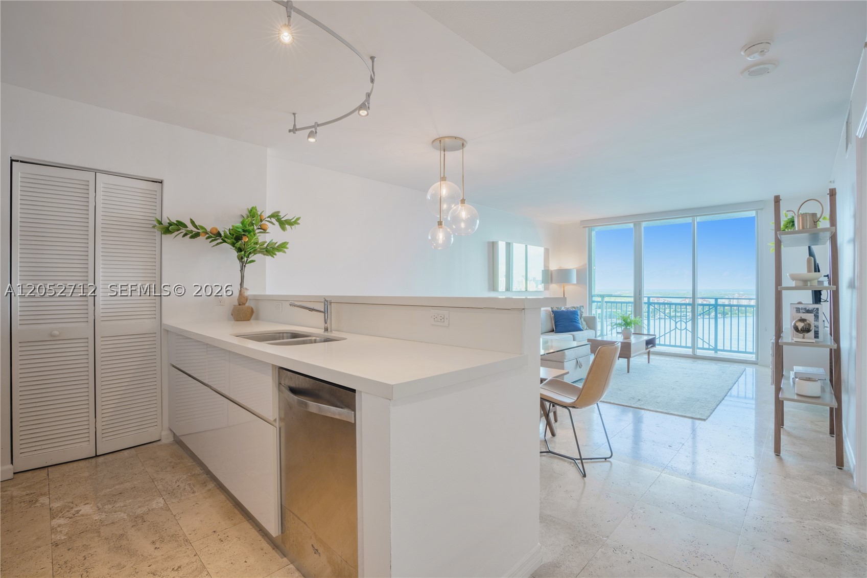 90 Alton Rd #2306, Miami Beach FL 33139