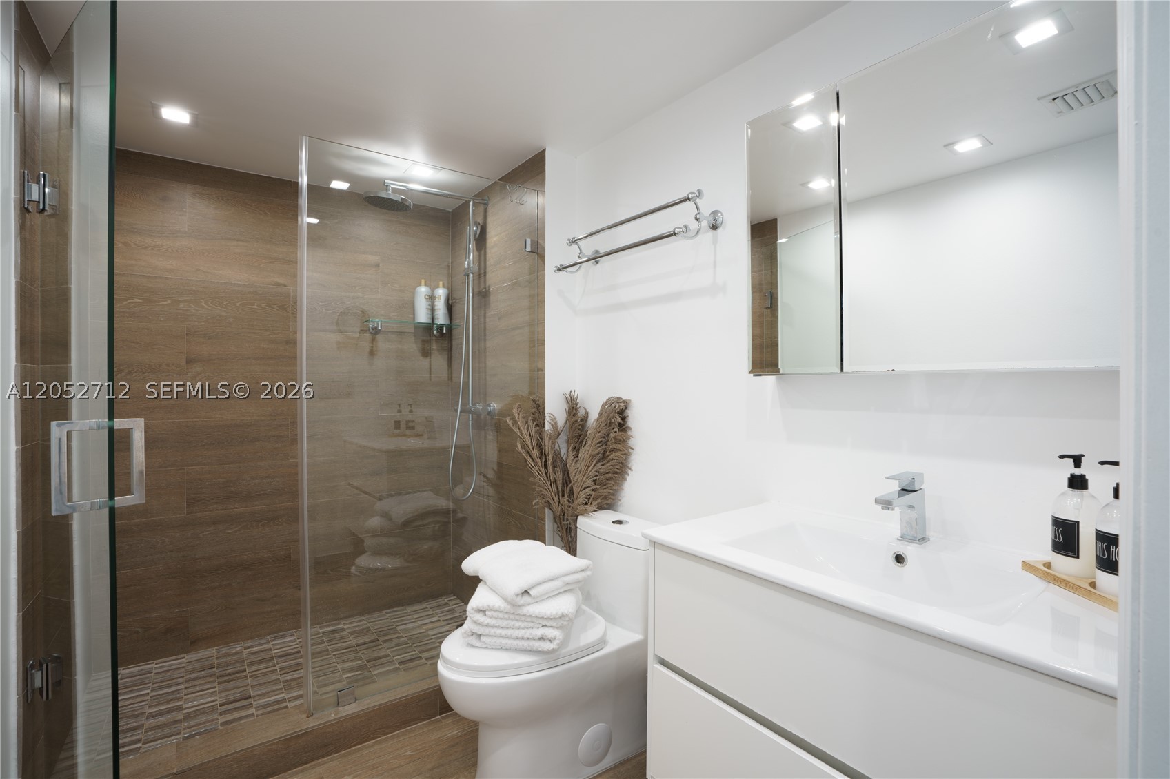 90 Alton Rd #2306, Miami Beach FL 33139