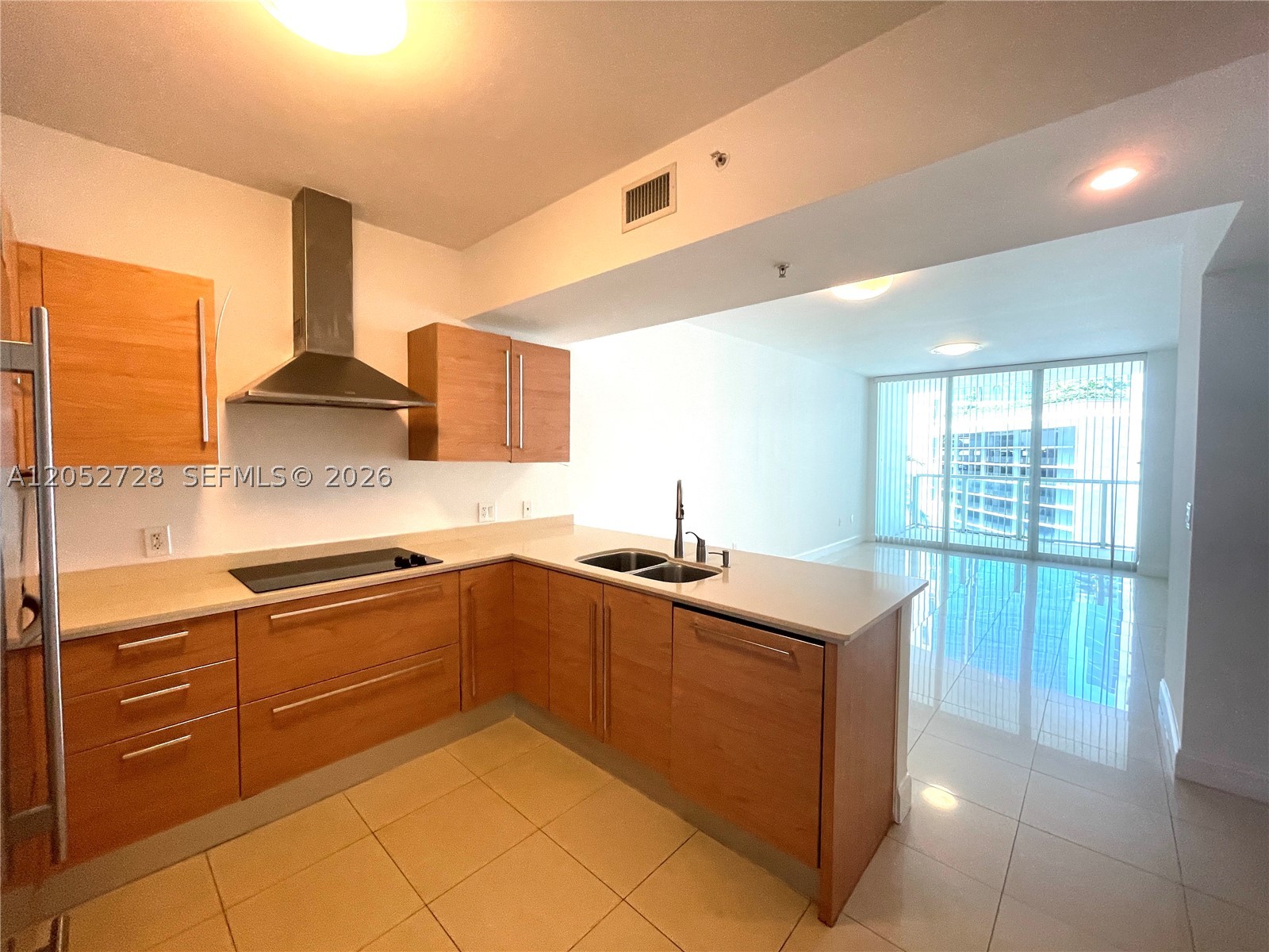 218 SE 14th St #1004, Miami FL 33131