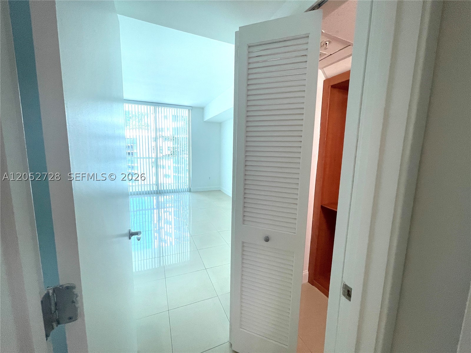 218 SE 14th St #1004, Miami FL 33131