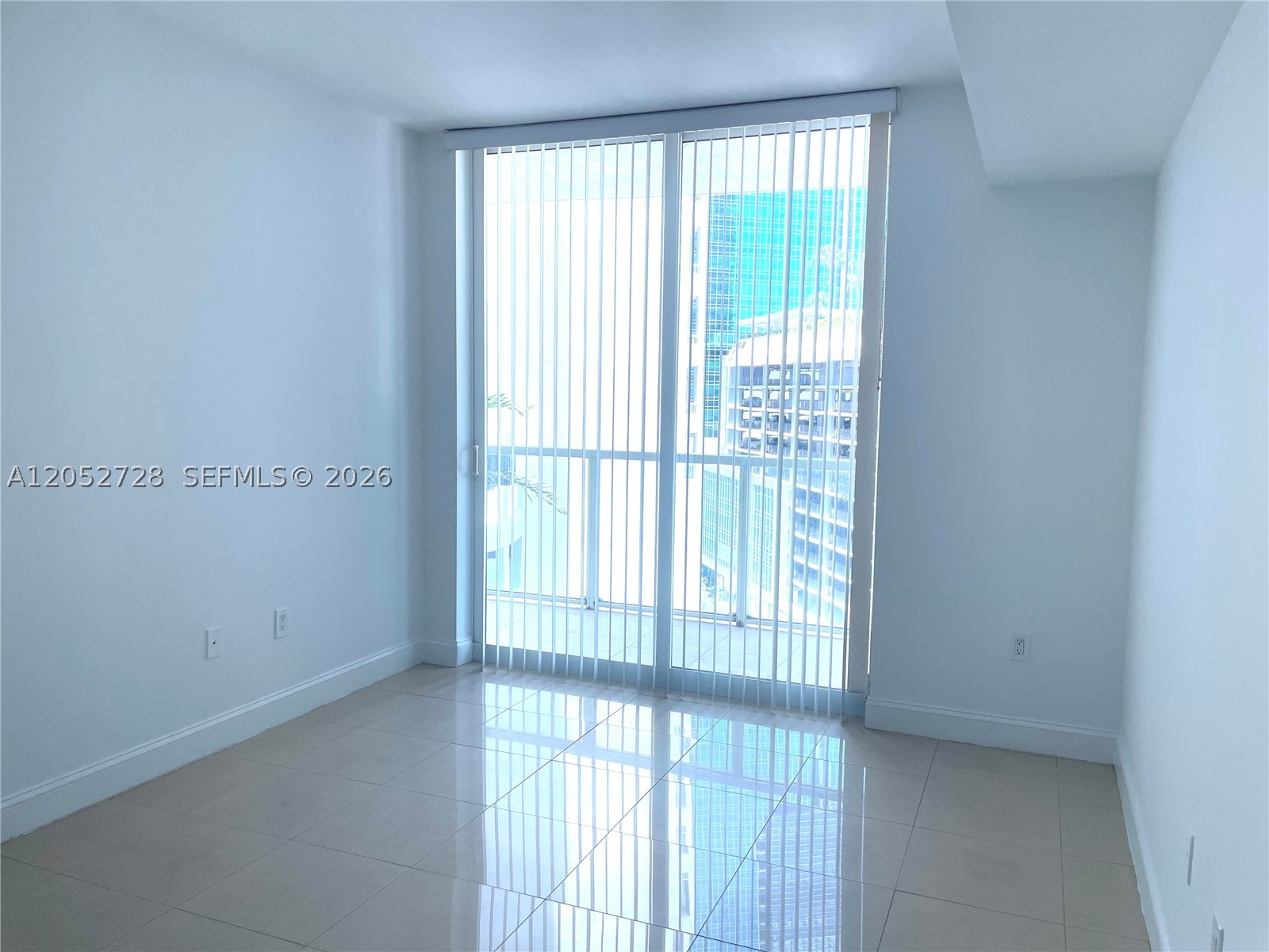 218 SE 14th St #1004, Miami FL 33131