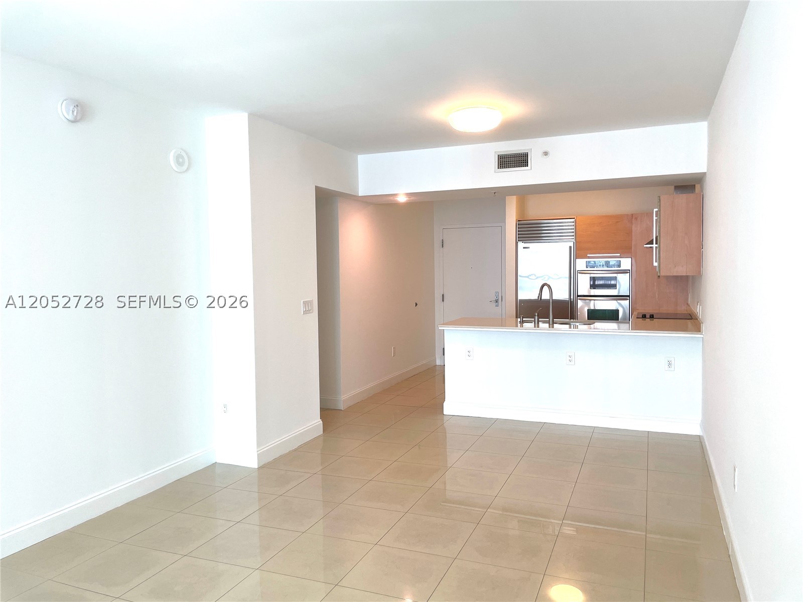 218 SE 14th St #1004, Miami FL 33131