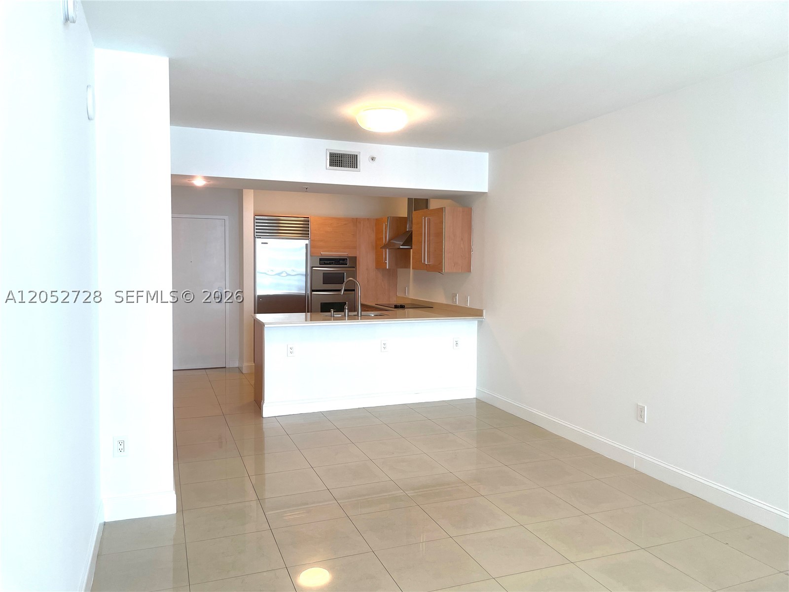 218 SE 14th St #1004, Miami FL 33131