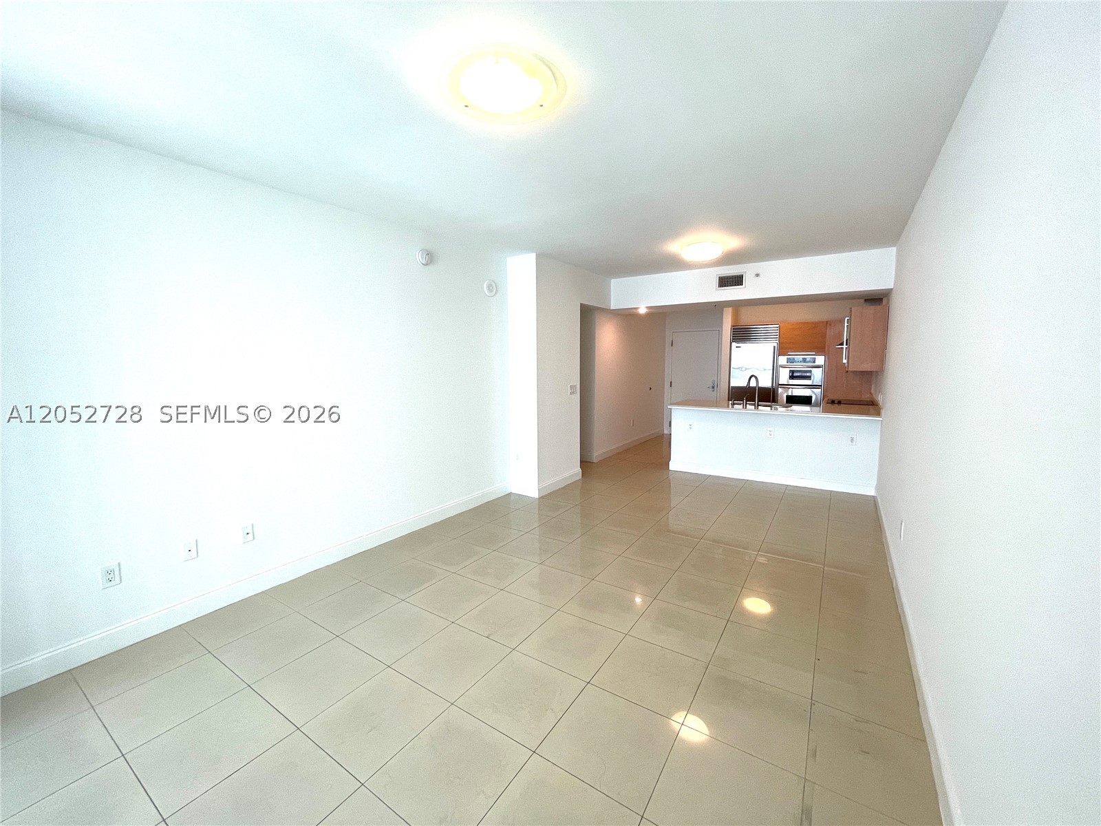 218 SE 14th St #1004, Miami FL 33131