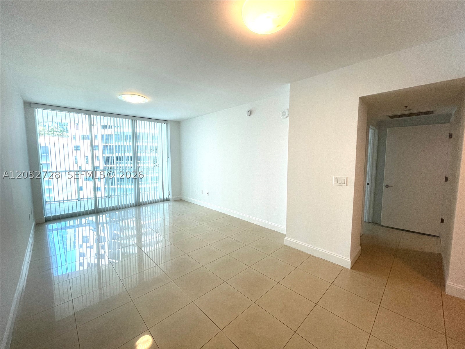 218 SE 14th St #1004, Miami FL 33131
