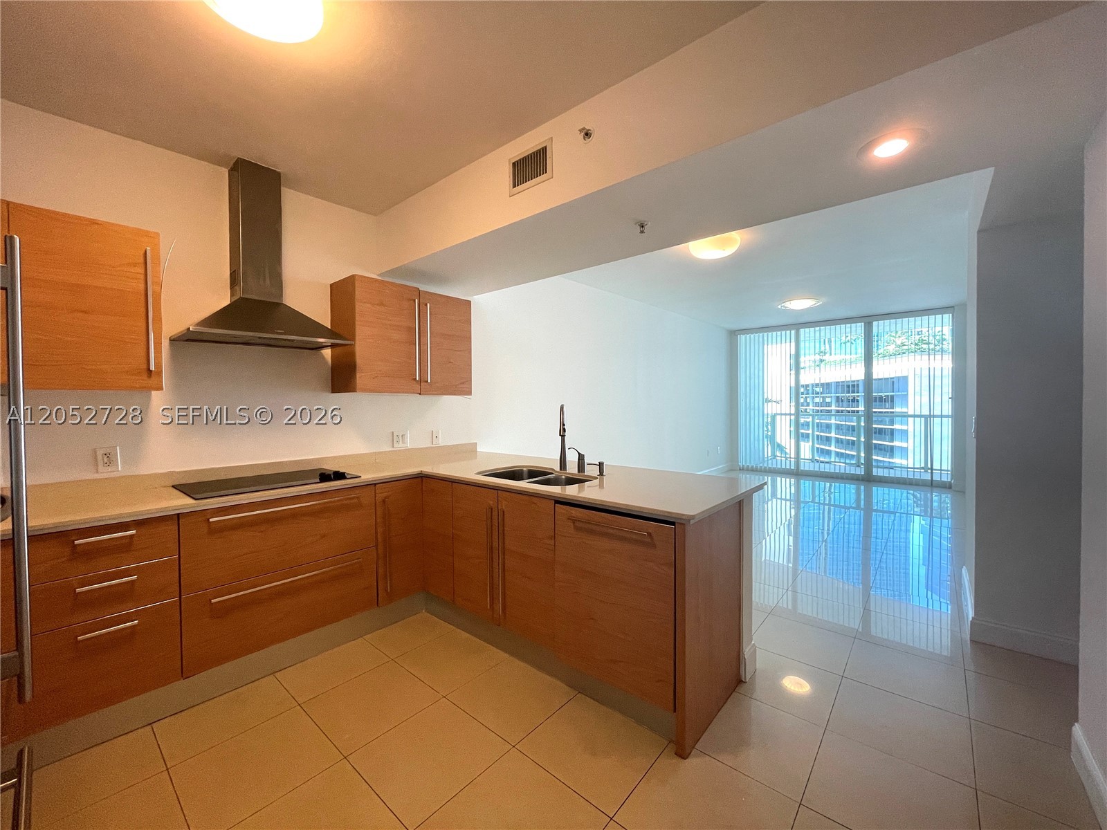 218 SE 14th St #1004, Miami FL 33131