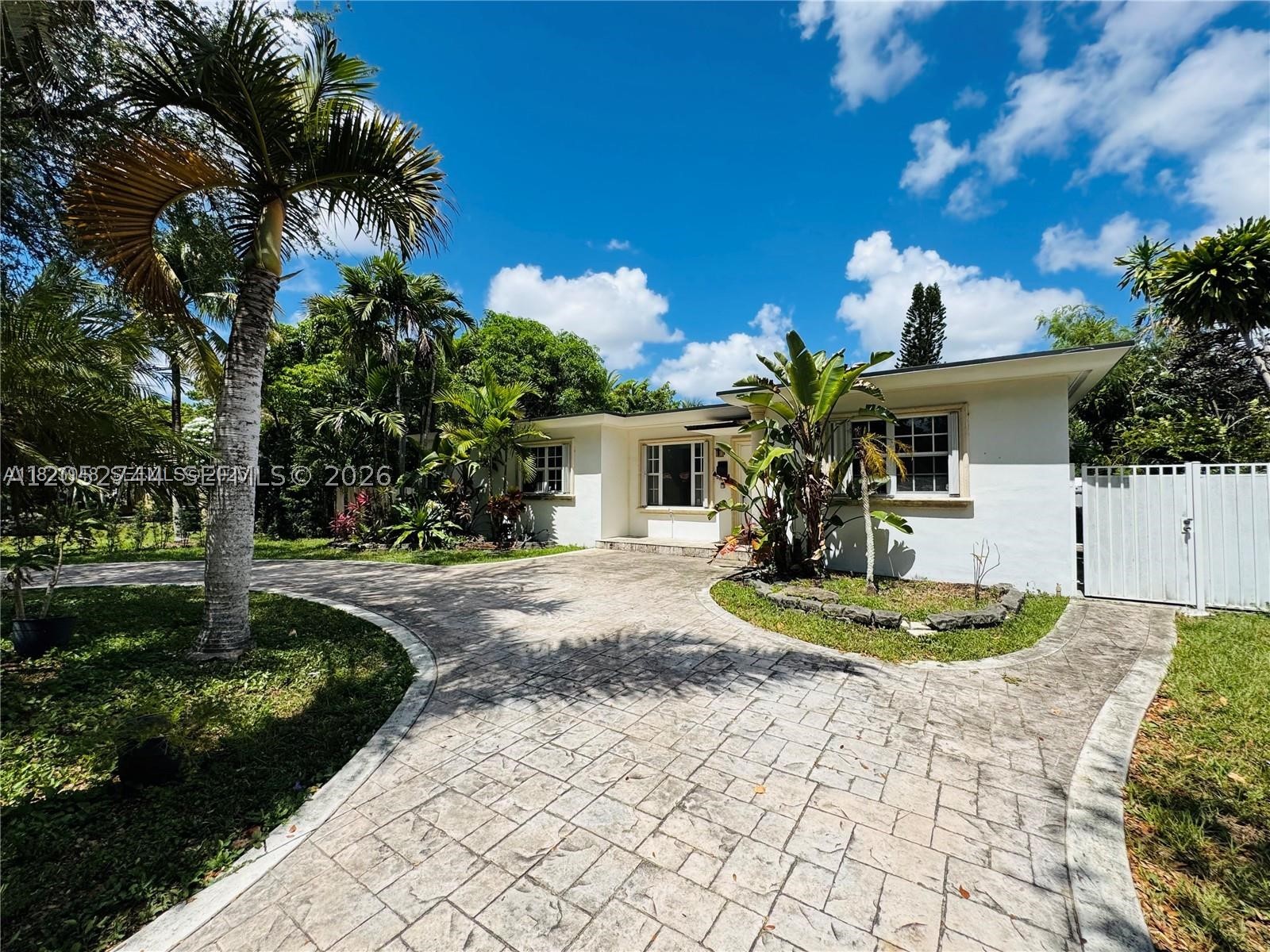 516 La Villa Dr, Miami Springs FL 33166