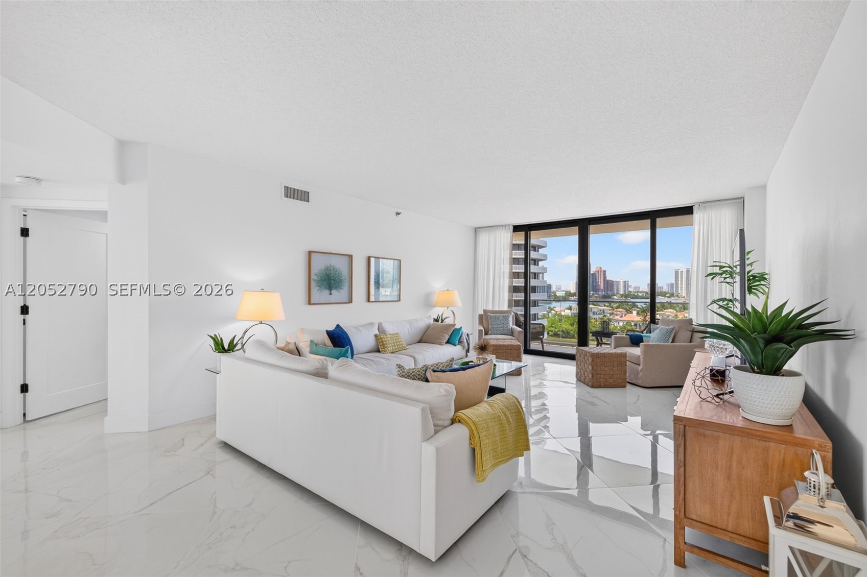 2800 ISLAND BL #904, Aventura FL 33160