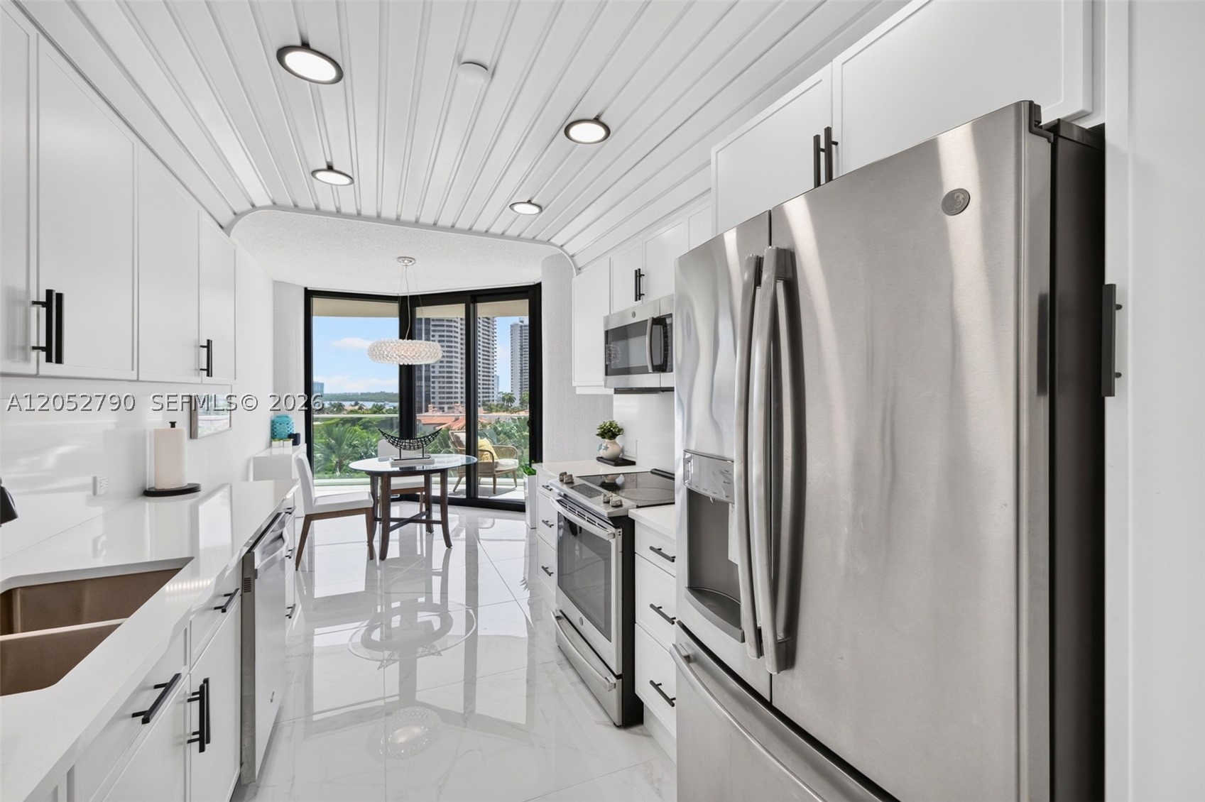 2800 ISLAND BL #904, Aventura FL 33160