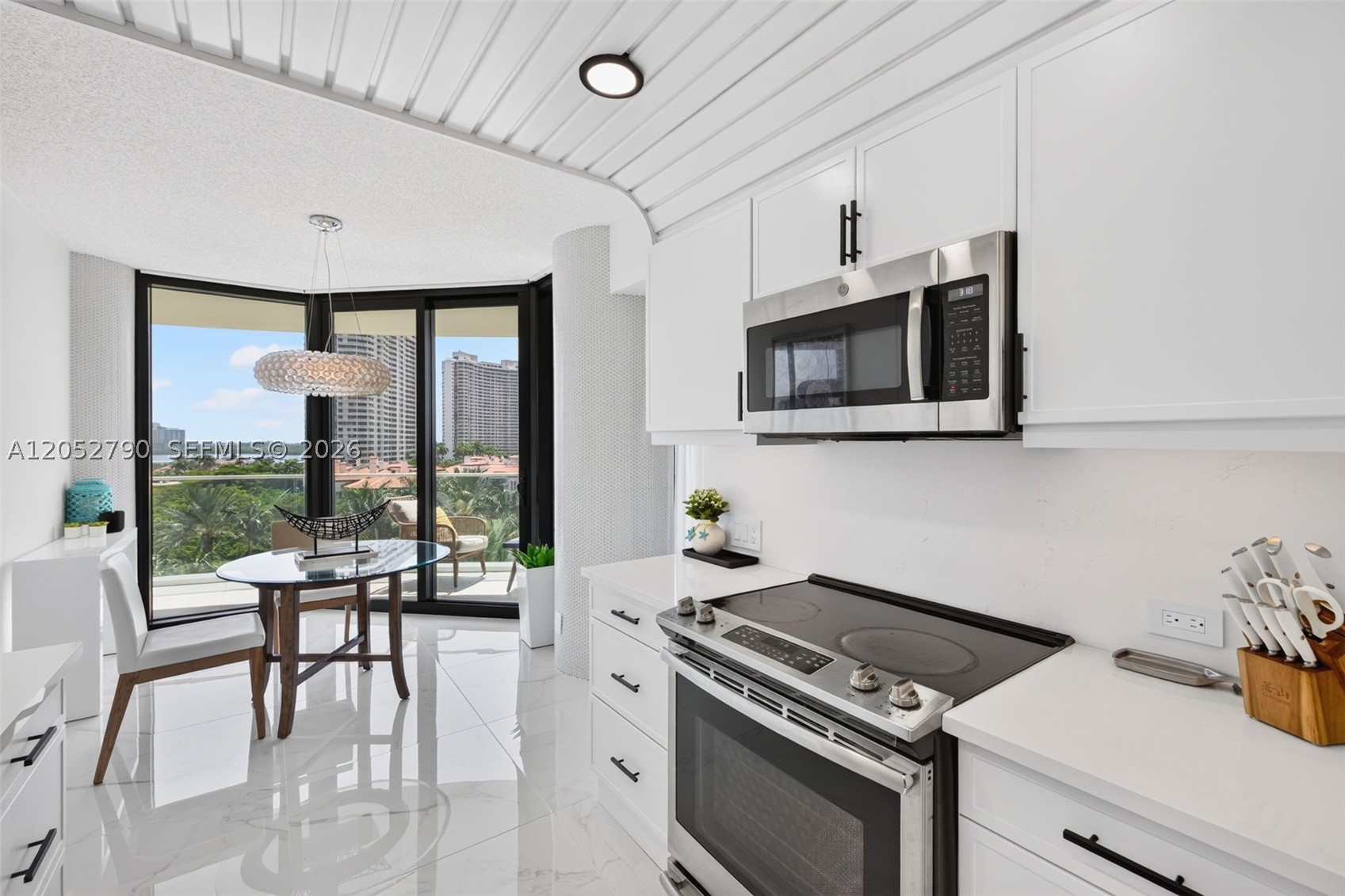2800 ISLAND BL #904, Aventura FL 33160