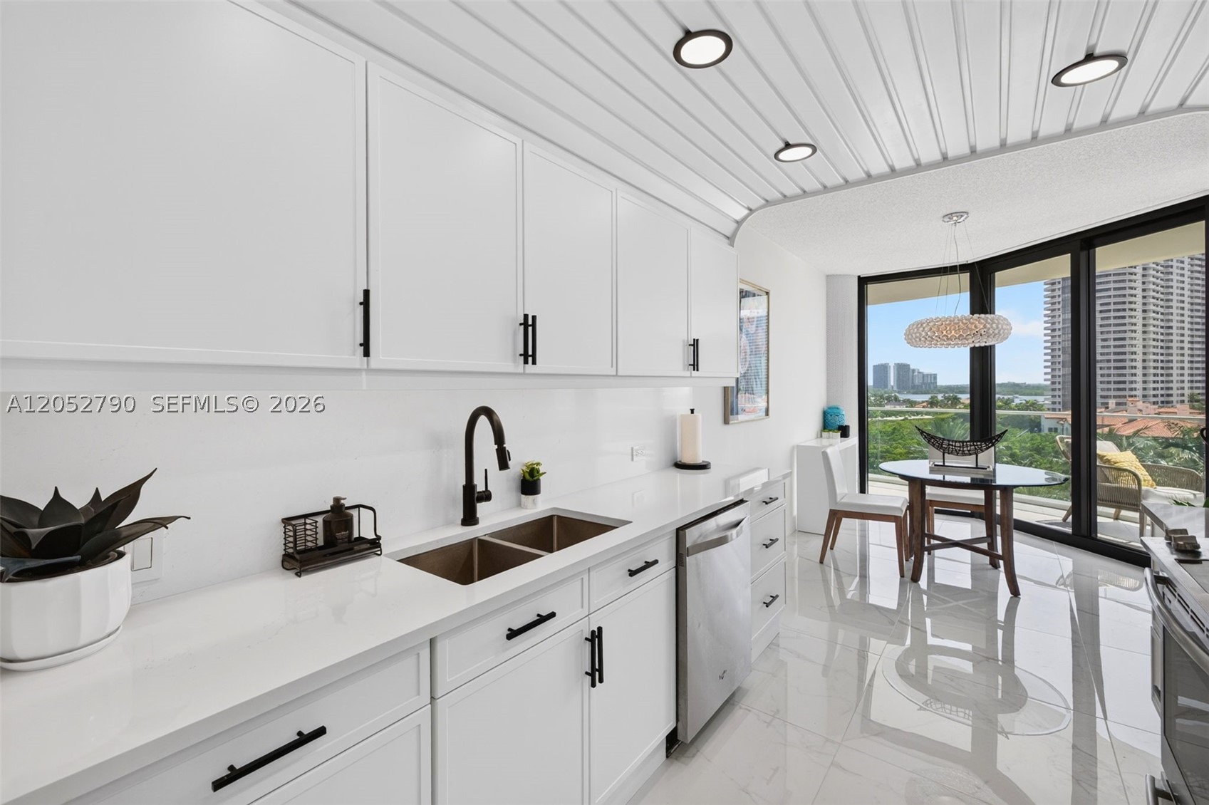 2800 ISLAND BL #904, Aventura FL 33160