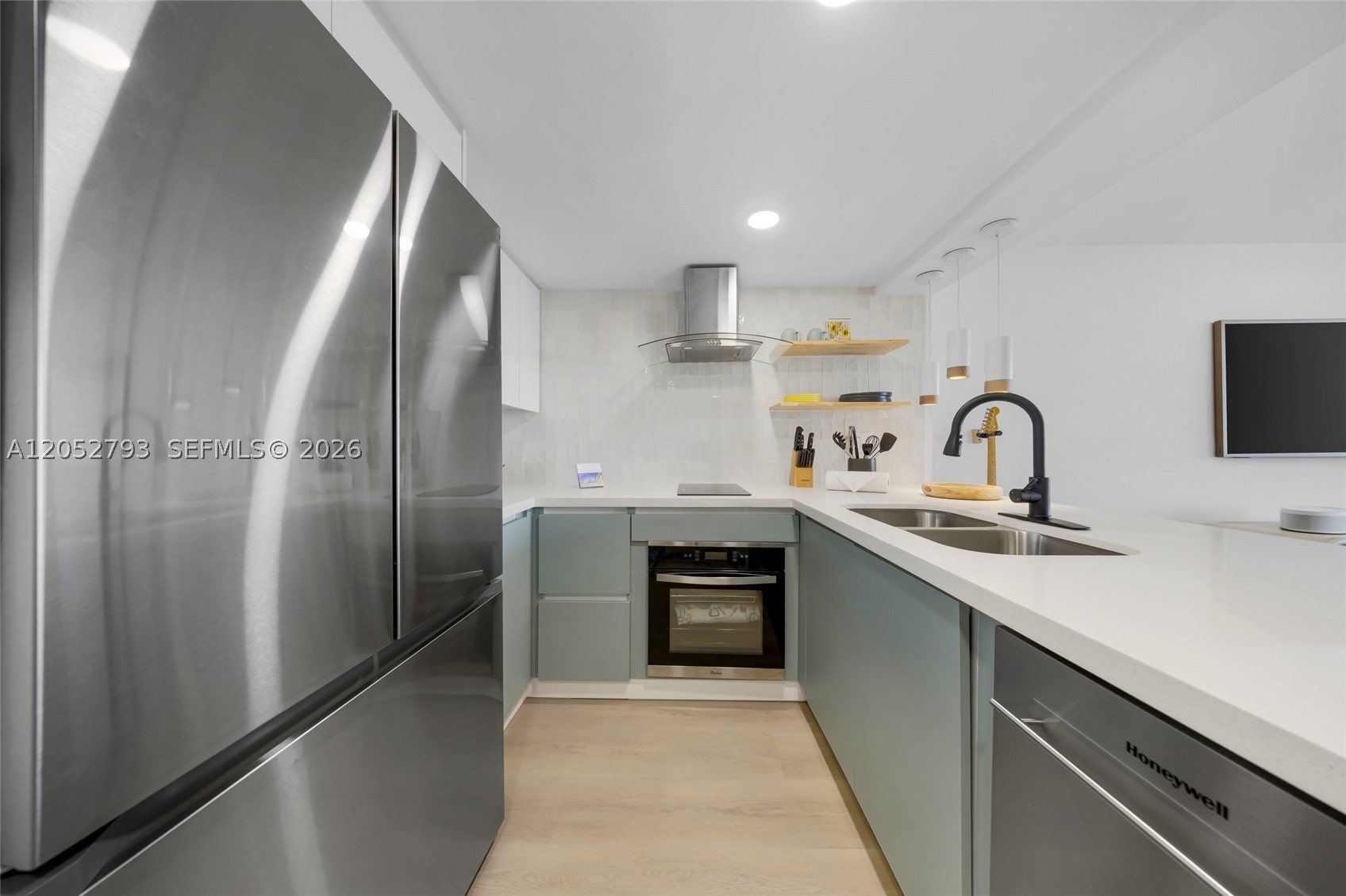 540 Brickell Key Dr #809, Miami FL 33131