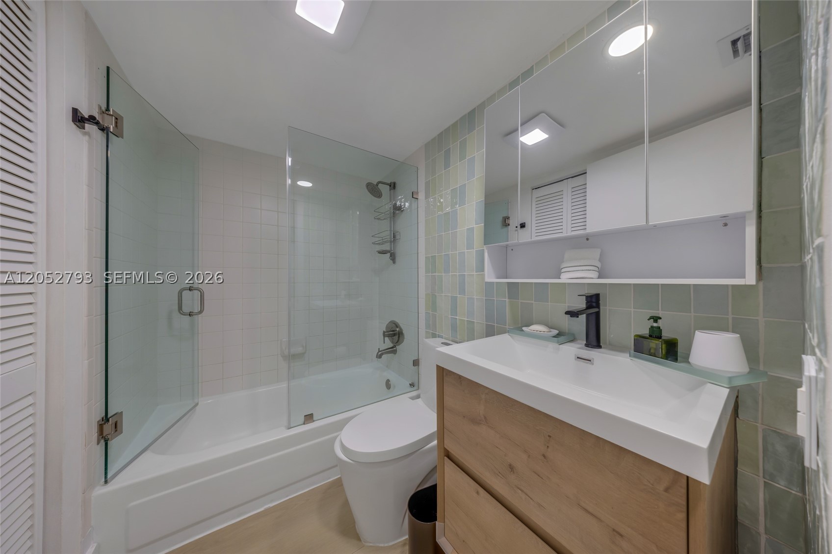 540 Brickell Key Dr #809, Miami FL 33131