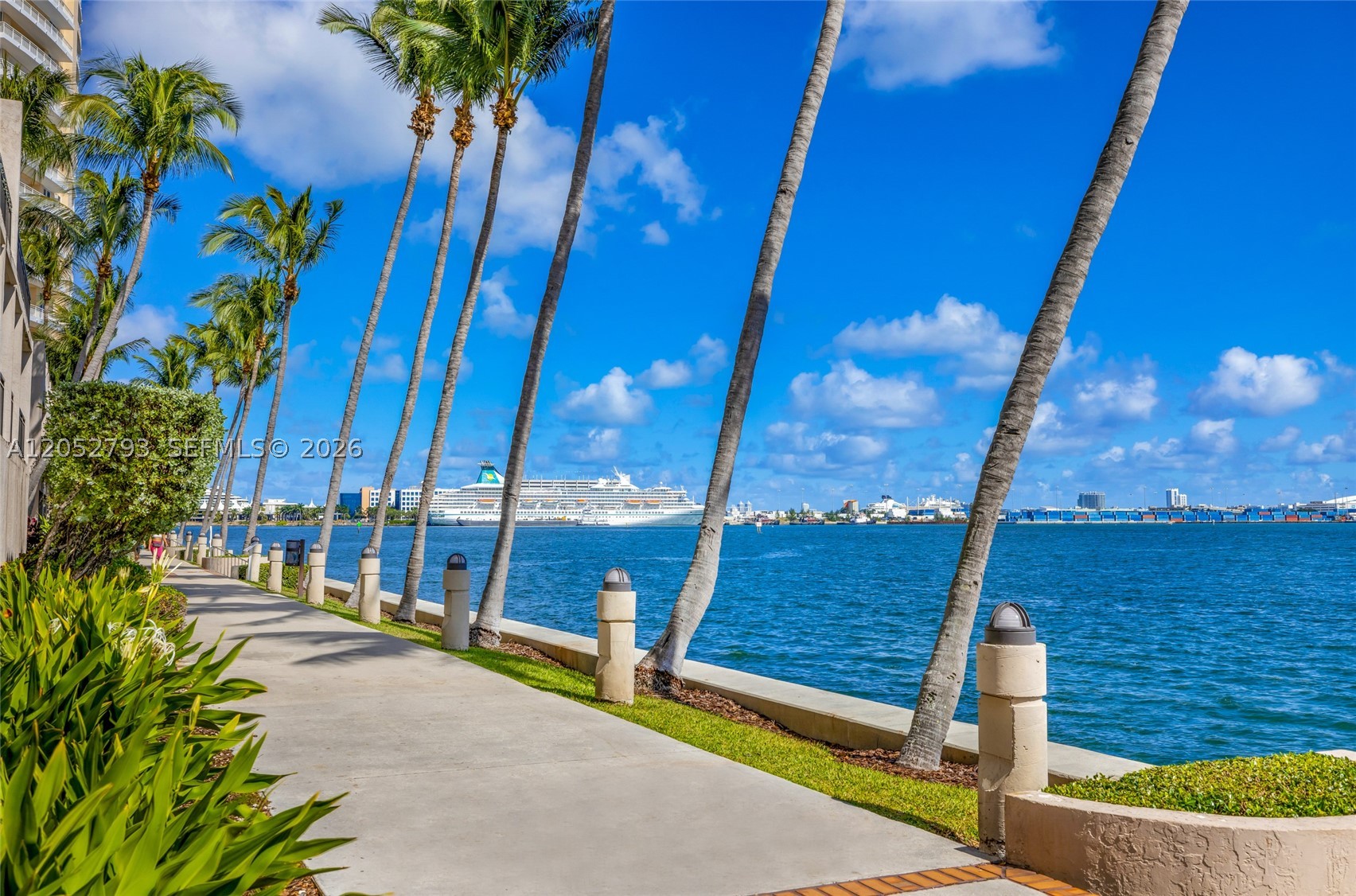 540 Brickell Key Dr #809, Miami FL 33131