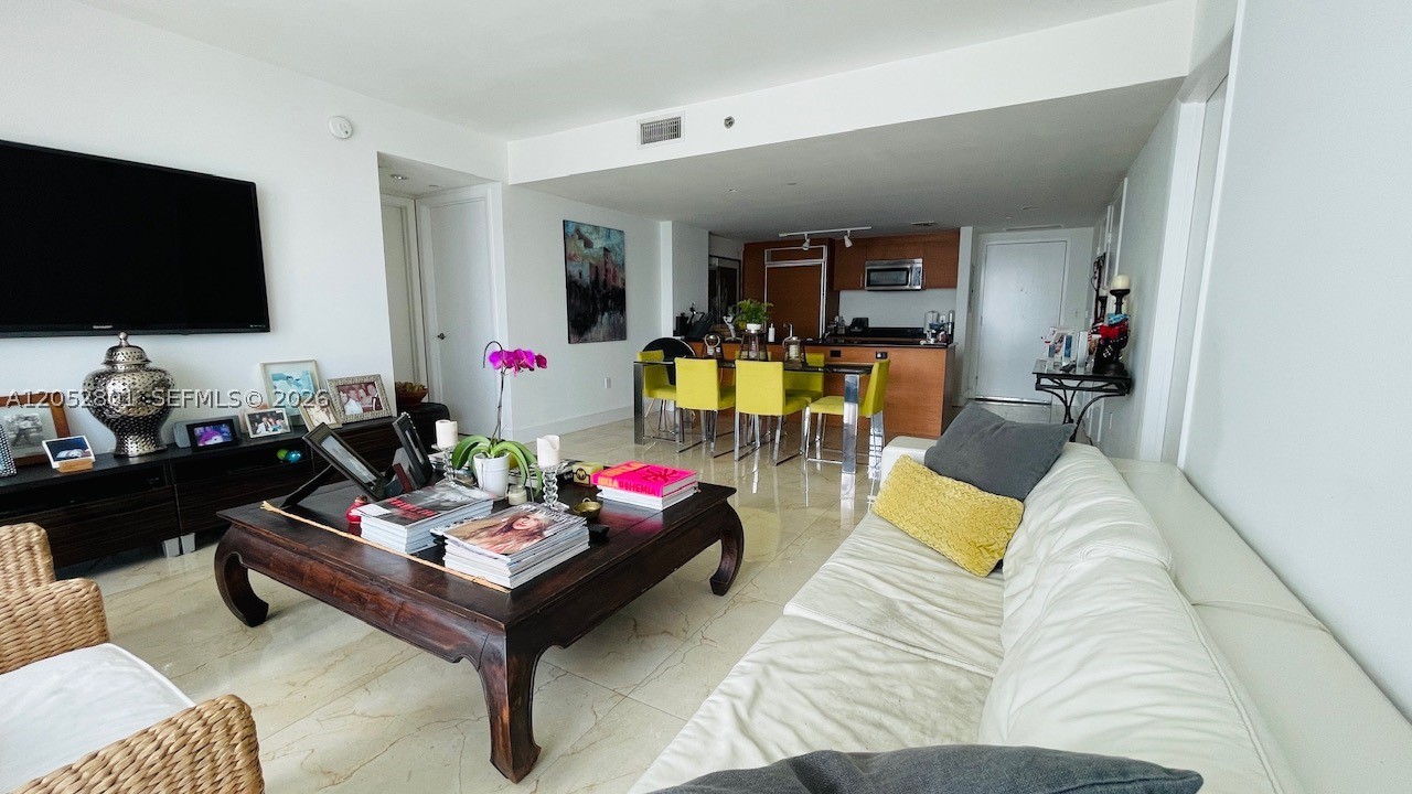 50 Biscayne Blvd #1701, Miami FL 33132