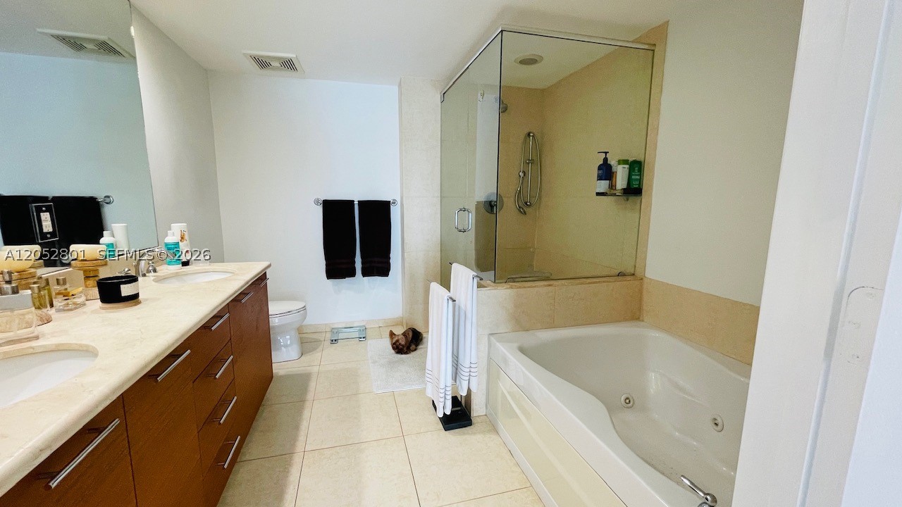 50 Biscayne Blvd #1701, Miami FL 33132
