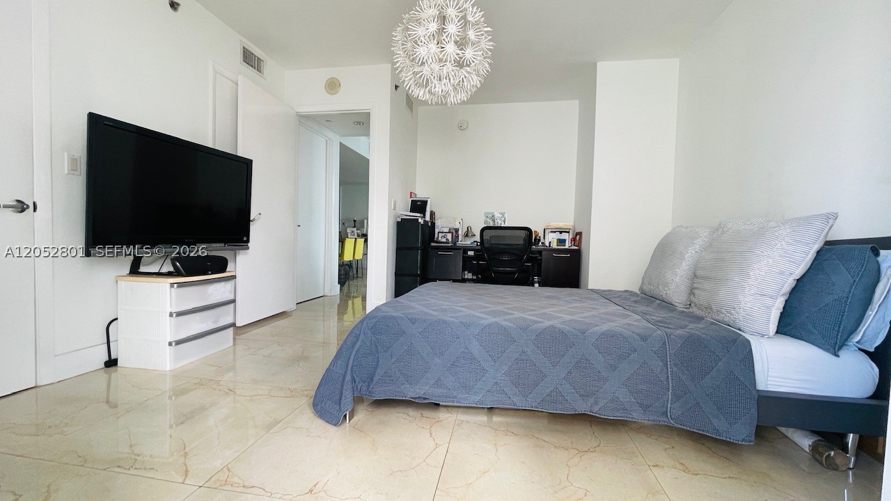 50 Biscayne Blvd #1701, Miami FL 33132