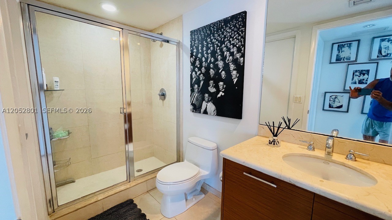 50 Biscayne Blvd #1701, Miami FL 33132