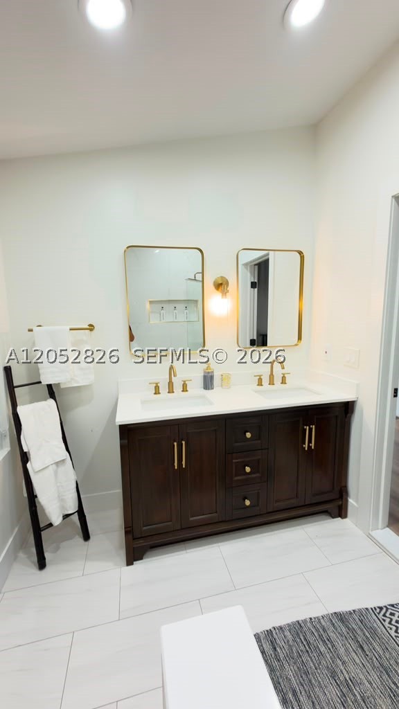 220 SW 5th St, Dania Beach FL 33004