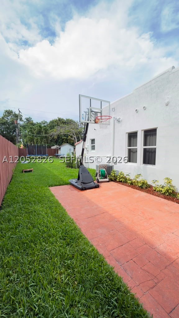 220 SW 5th St, Dania Beach FL 33004