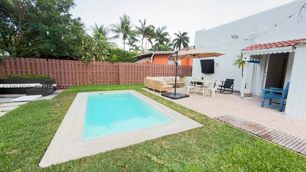 220 SW 5th St, Dania Beach FL 33004