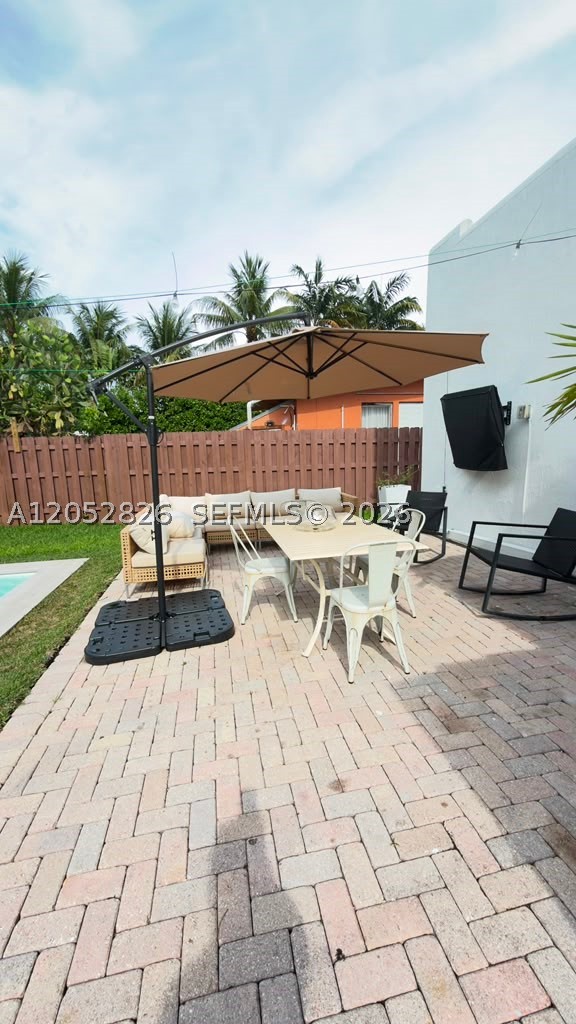 220 SW 5th St, Dania Beach FL 33004
