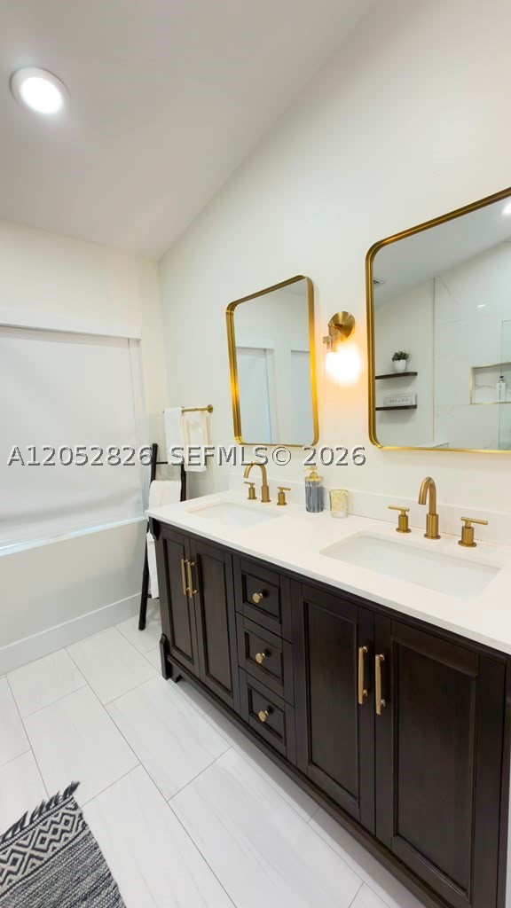 220 SW 5th St, Dania Beach FL 33004