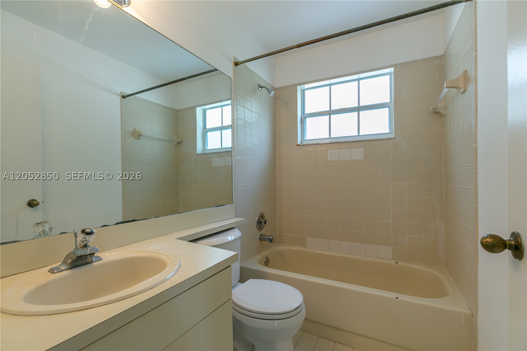 2592 W Saratoga Dr, Cooper City FL 33026
