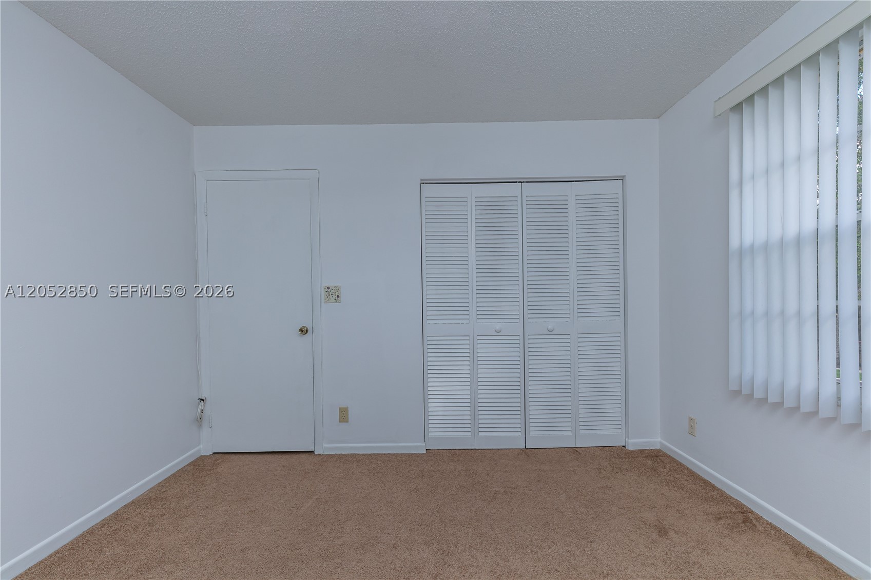 2592 W Saratoga Dr, Cooper City FL 33026