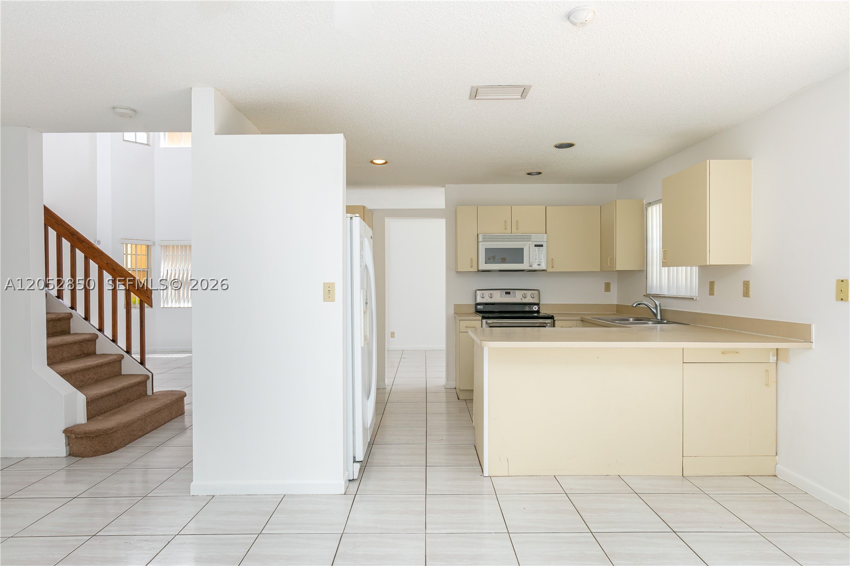 2592 W Saratoga Dr, Cooper City FL 33026