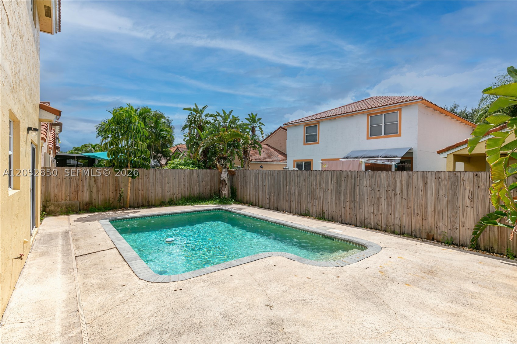 2592 W Saratoga Dr, Cooper City FL 33026